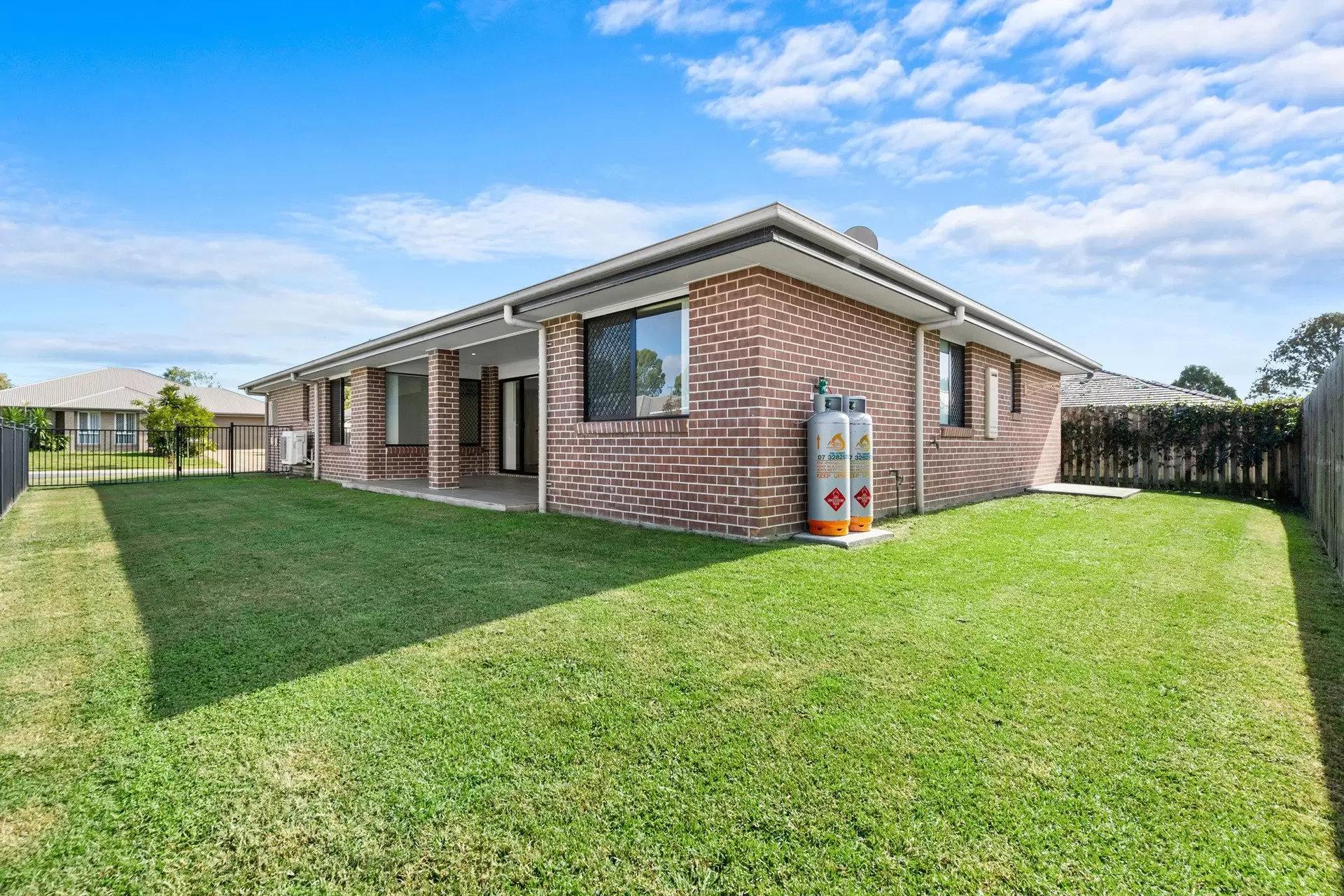 7 Lauren Circuit, Brighton Sold by Queensland Sotheby's International Realty - image 1