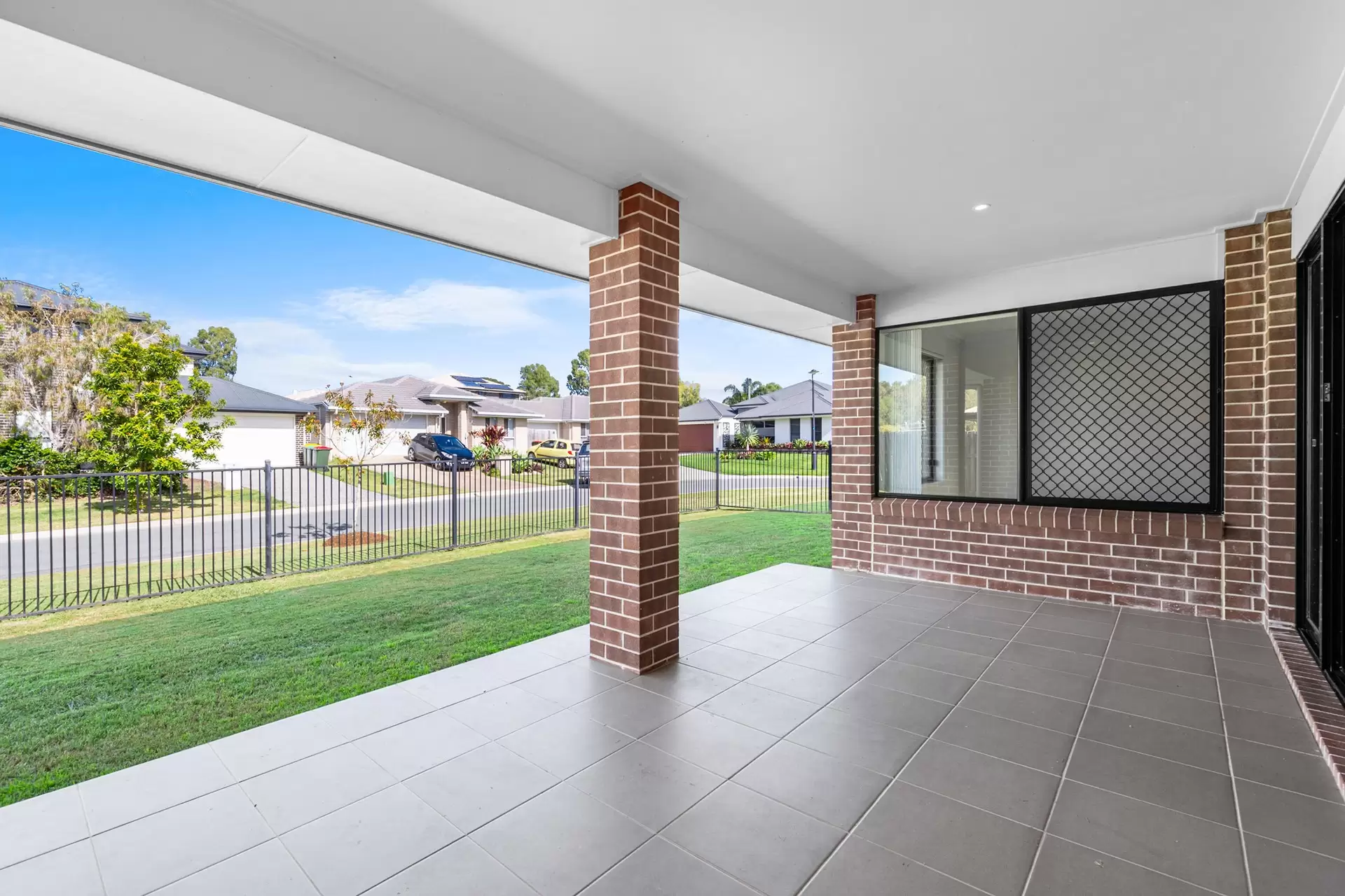 7 Lauren Circuit, Brighton Sold by Queensland Sotheby's International Realty - image 1