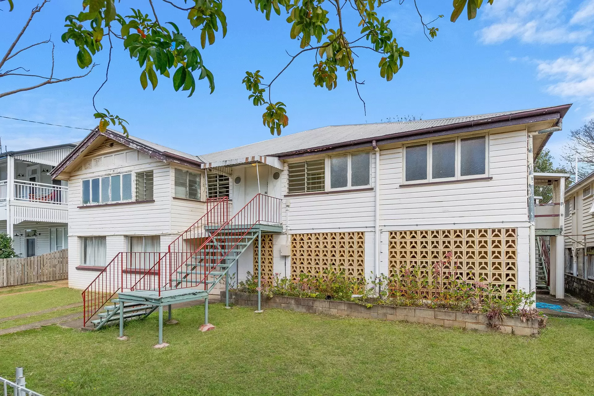 22 Sydney Street, Clayfield Sold by  - image 1