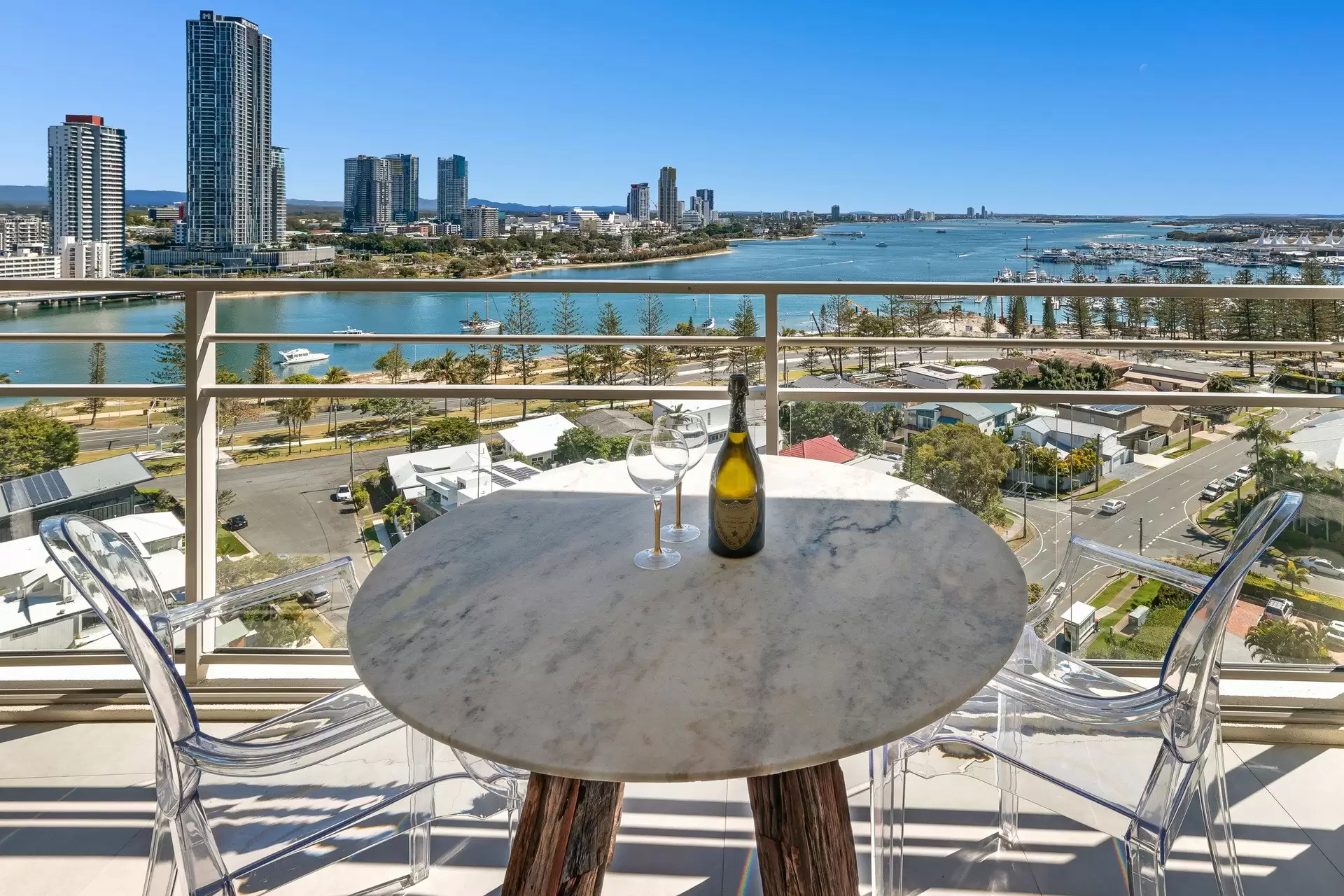 2143/1 Lennie Avenue, Main Beach Sold by  - image 1