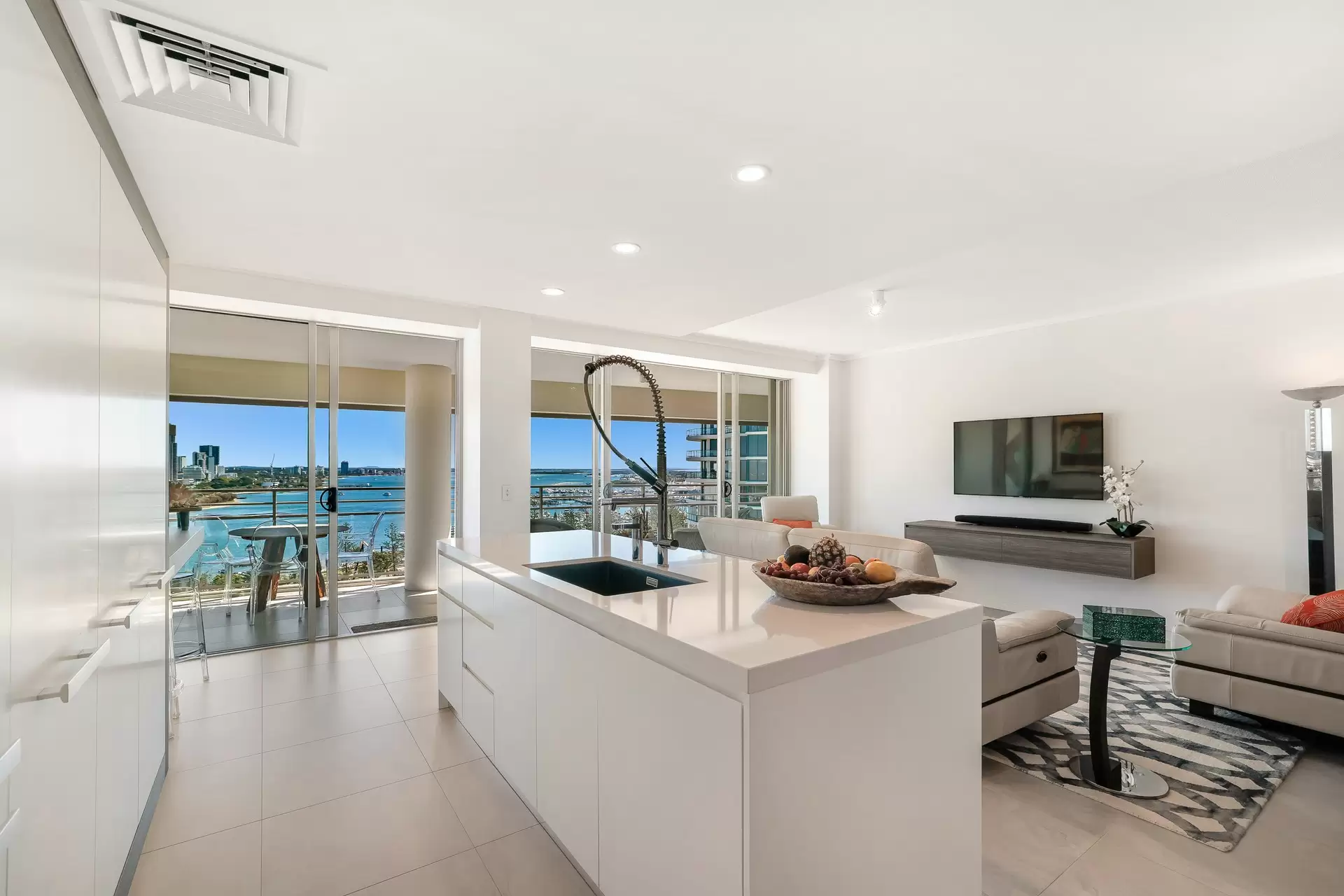 2143/1 Lennie Avenue, Main Beach Sold by  - image 1