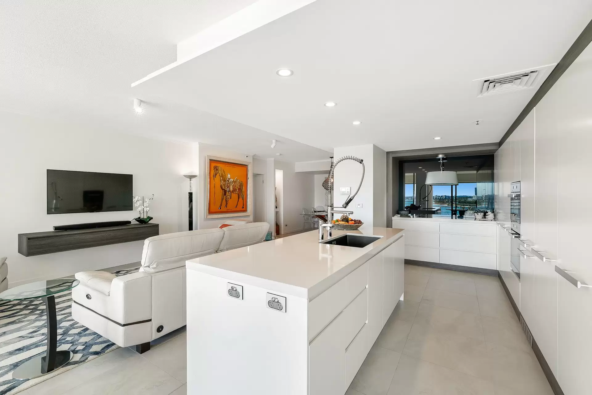2143/1 Lennie Avenue, Main Beach Sold by Queensland Sotheby's International Realty - image 1