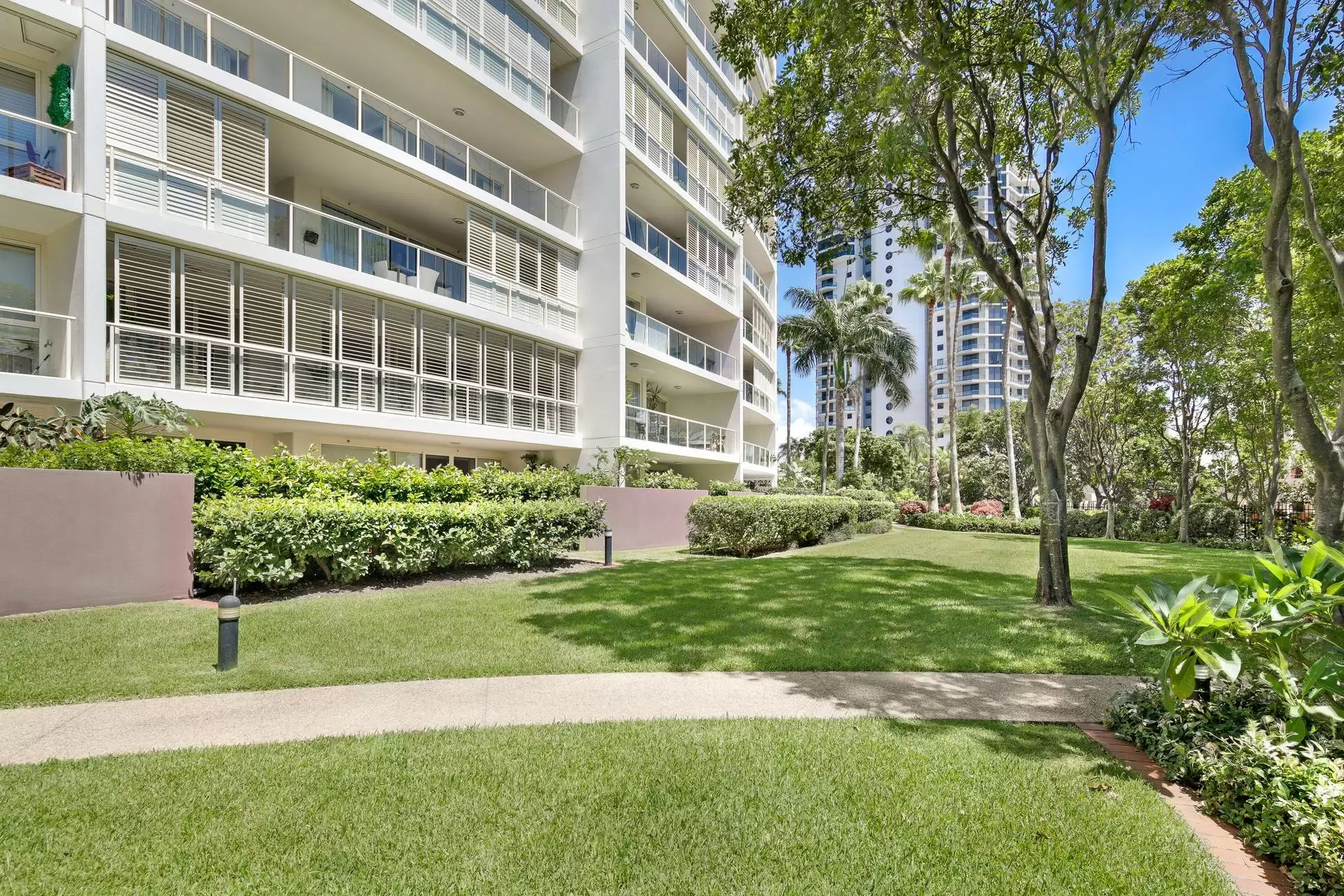 2143/1 Lennie Avenue, Main Beach Sold by Queensland Sotheby's International Realty - image 1