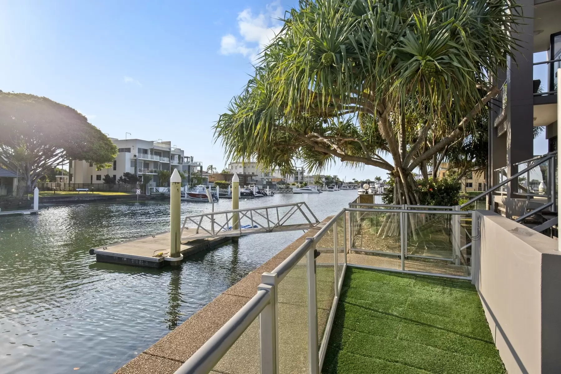 2/36-38 Oatland Esplanade, Runaway Bay Sold by Queensland Sotheby's International Realty - image 1