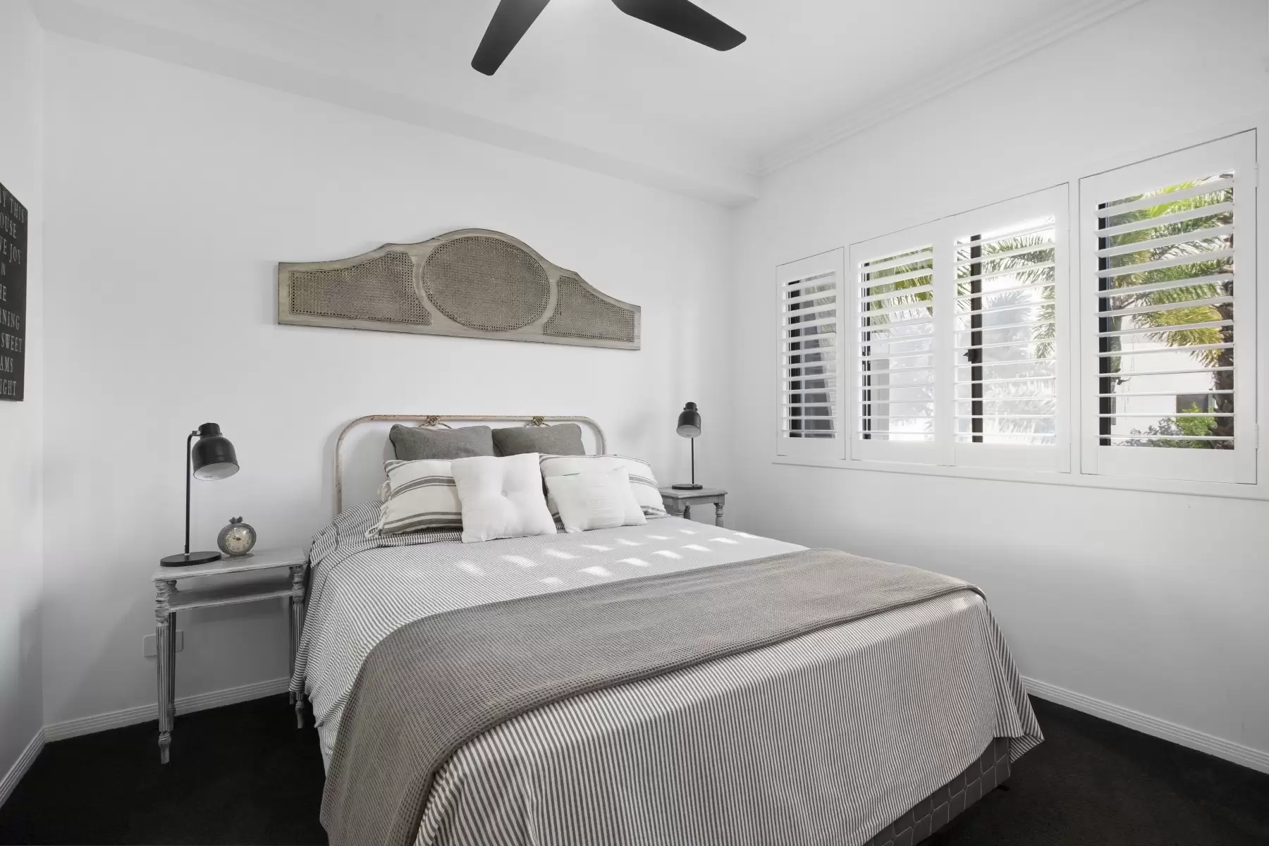 2/36-38 Oatland Esplanade, Runaway Bay Sold by Queensland Sotheby's International Realty - image 1