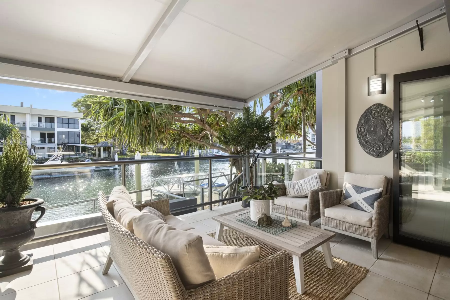 2/36-38 Oatland Esplanade, Runaway Bay Sold by Queensland Sotheby's International Realty - image 1