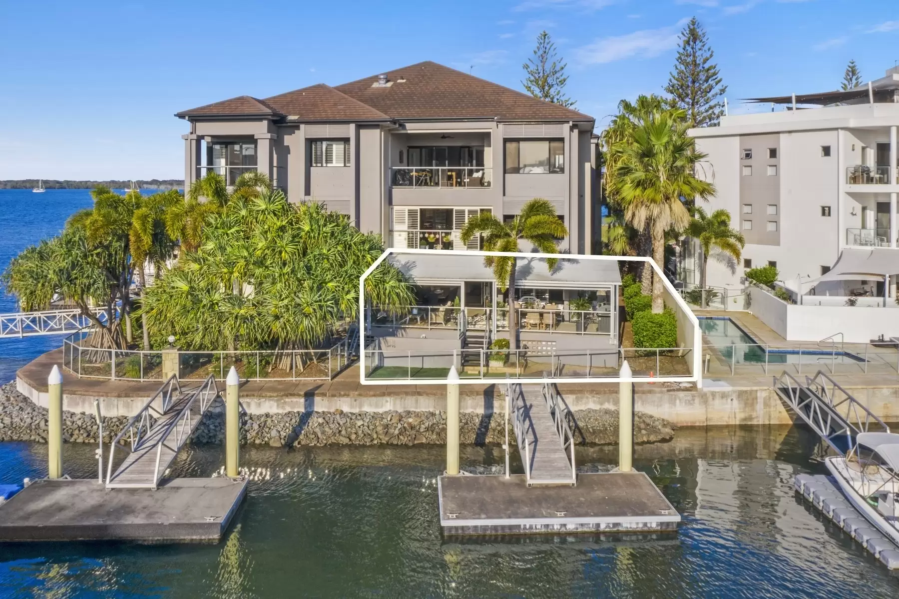 2/36-38 Oatland Esplanade, Runaway Bay Sold by Queensland Sotheby's International Realty - image 1