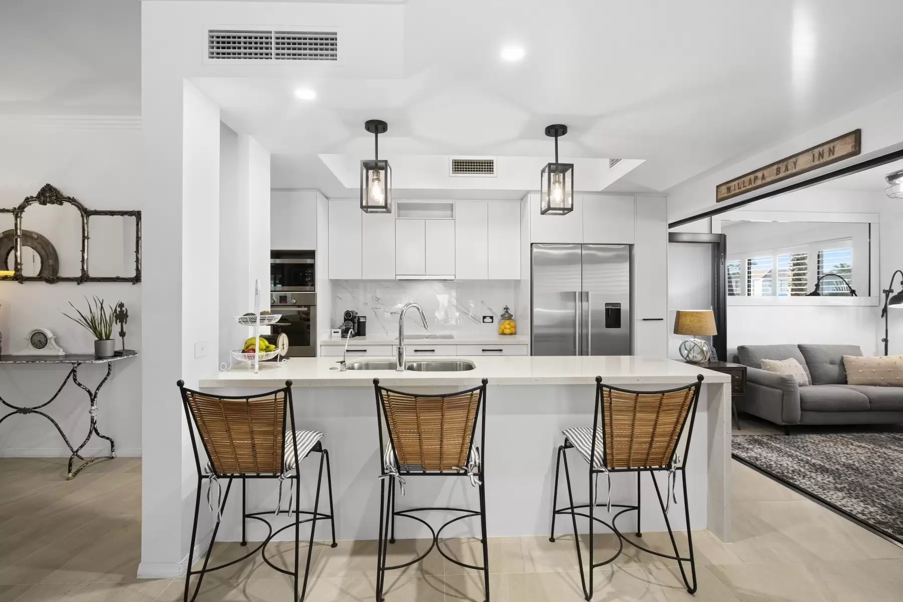 2/36-38 Oatland Esplanade, Runaway Bay Sold by Queensland Sotheby's International Realty - image 1