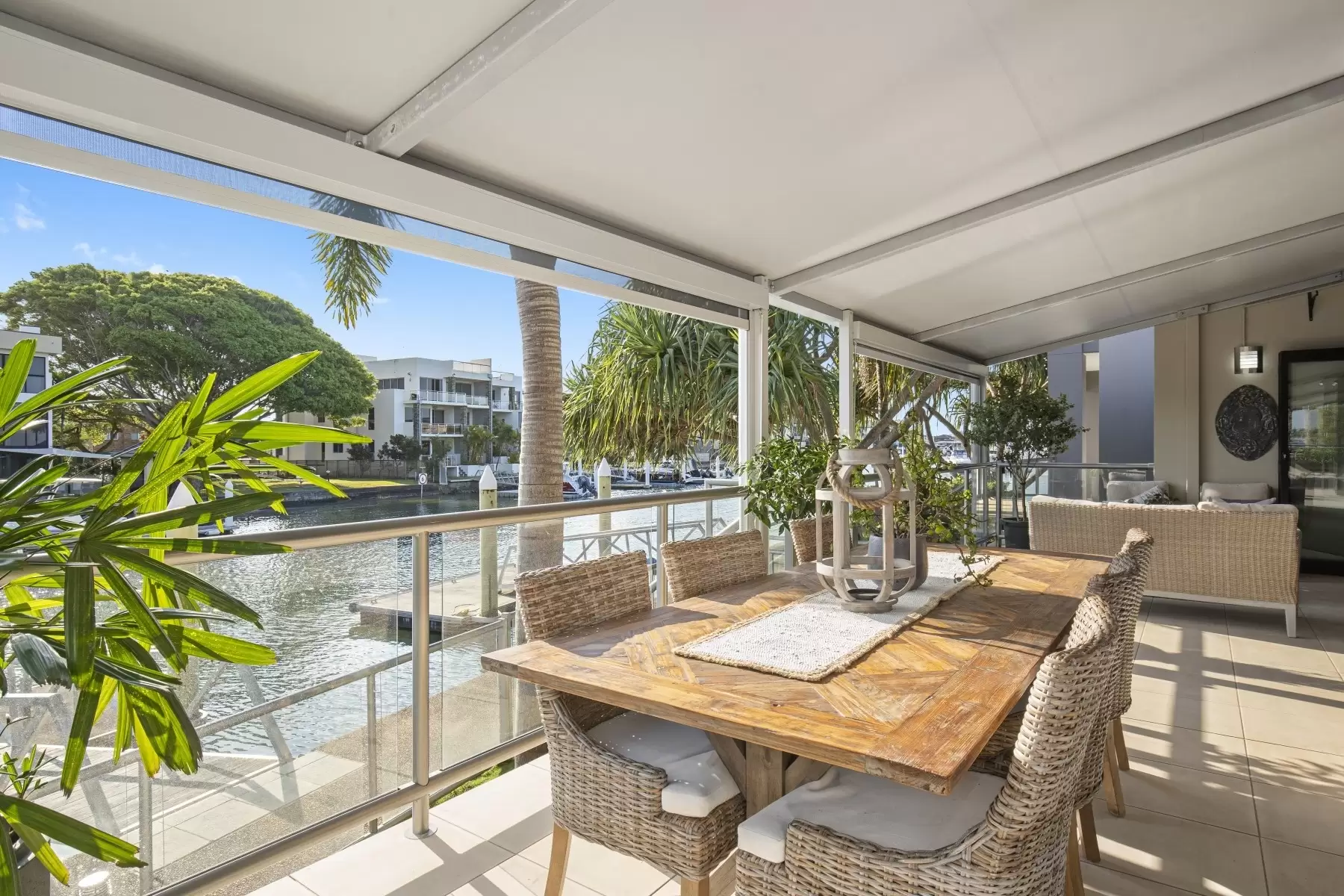 2/36-38 Oatland Esplanade, Runaway Bay Sold by Queensland Sotheby's International Realty - image 1