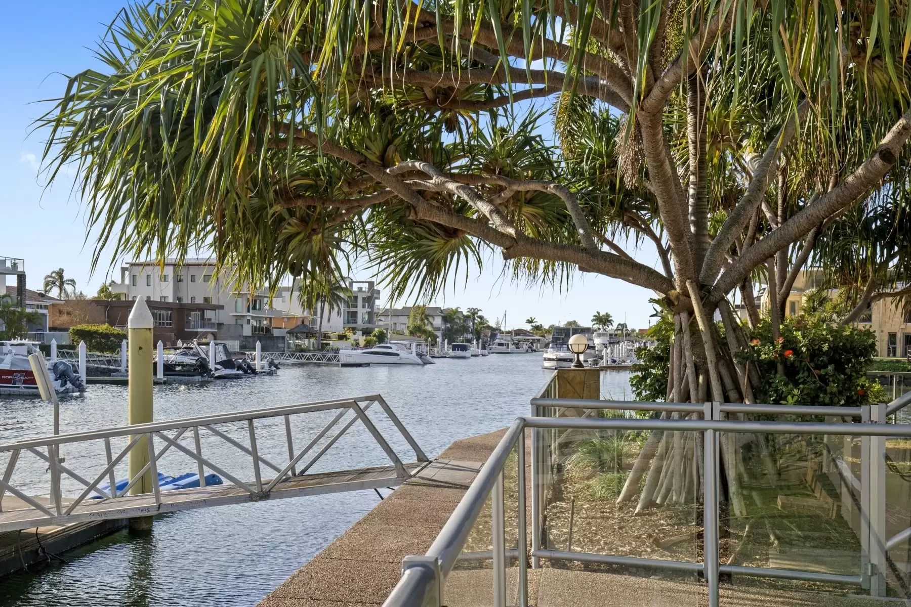 2/36-38 Oatland Esplanade, Runaway Bay Sold by Queensland Sotheby's International Realty - image 1