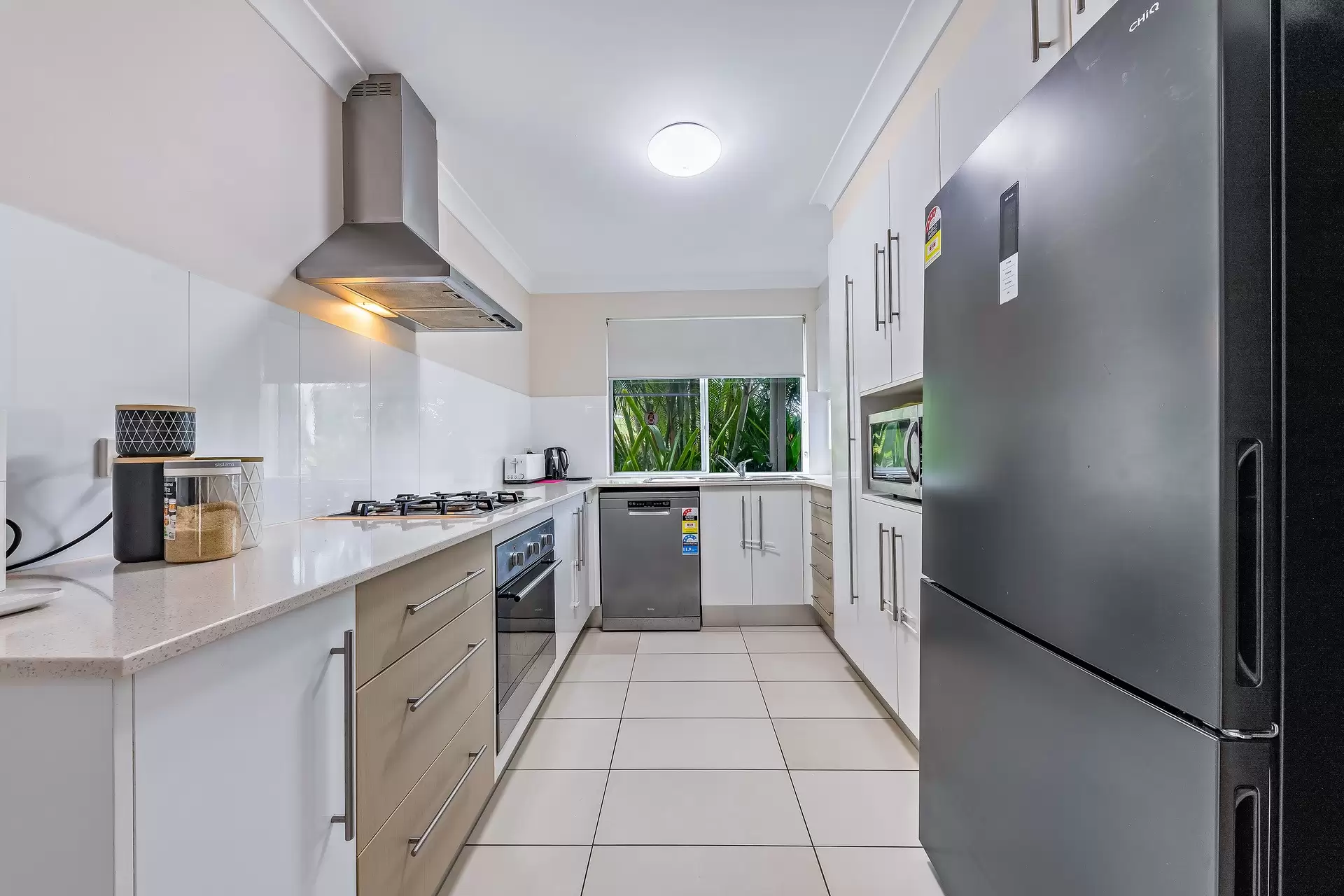 14/65 Manooka Drive, Cannonvale Sold by Queensland Sotheby's International Realty - image 1