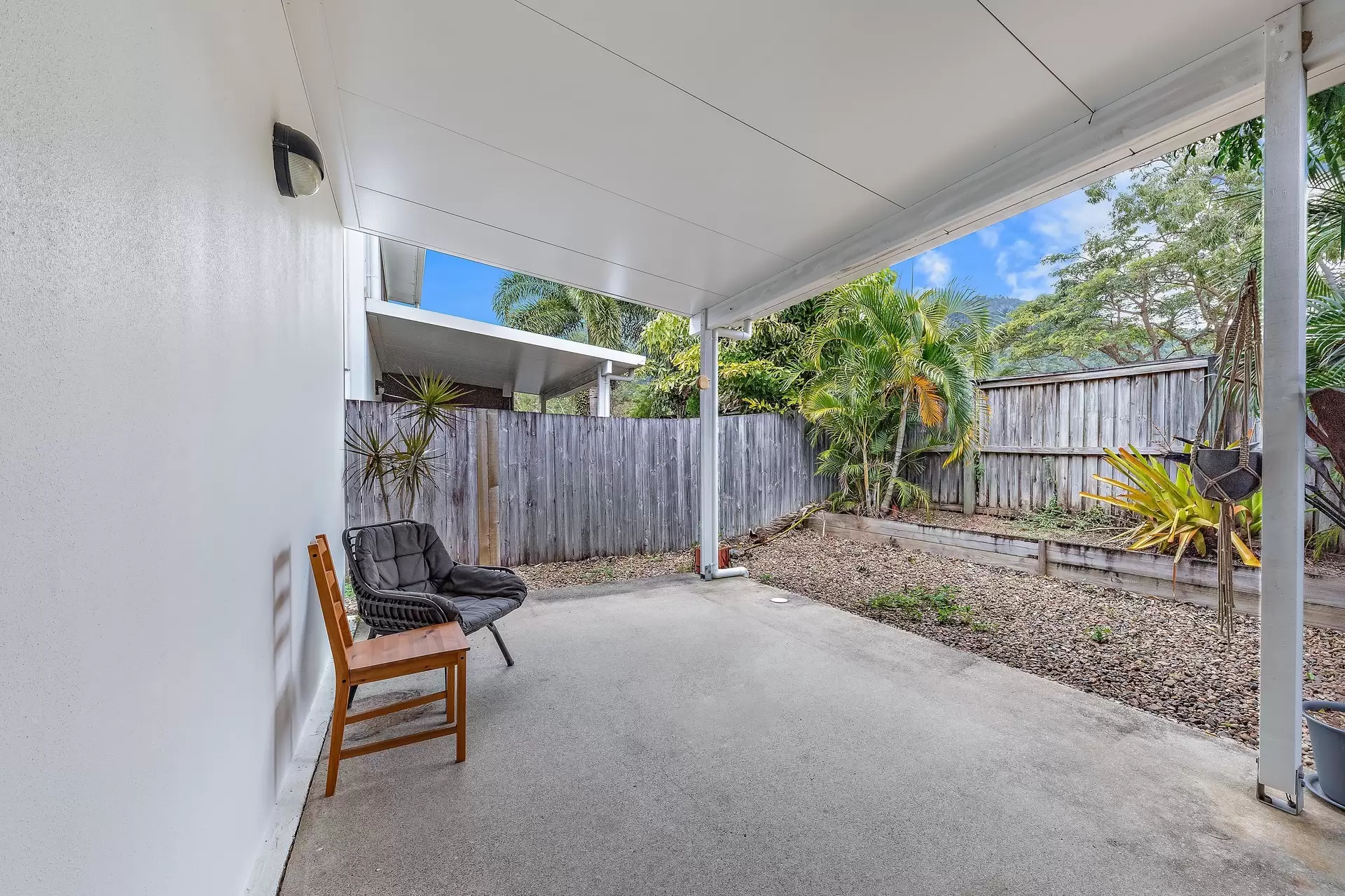 14/65 Manooka Drive, Cannonvale Sold by Queensland Sotheby's International Realty - image 1