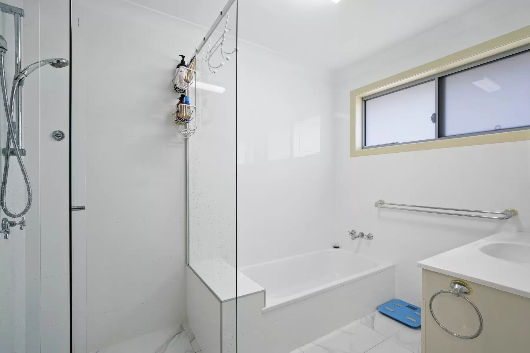3 Medland Court, Sorrento Sold by Queensland Sotheby's International Realty - image 1
