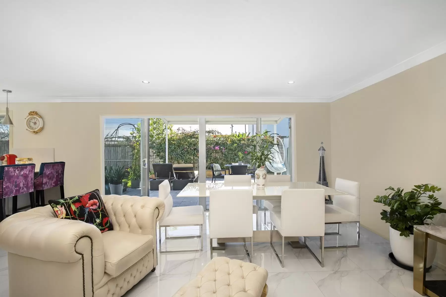 3 Medland Court, Sorrento Sold by Queensland Sotheby's International Realty - image 1