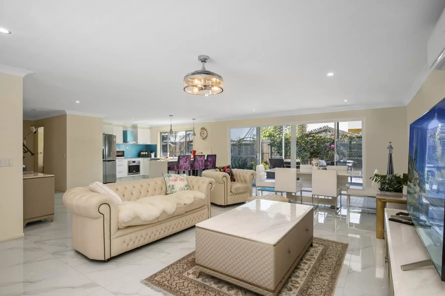 3 Medland Court, Sorrento Sold by Queensland Sotheby's International Realty - image 1