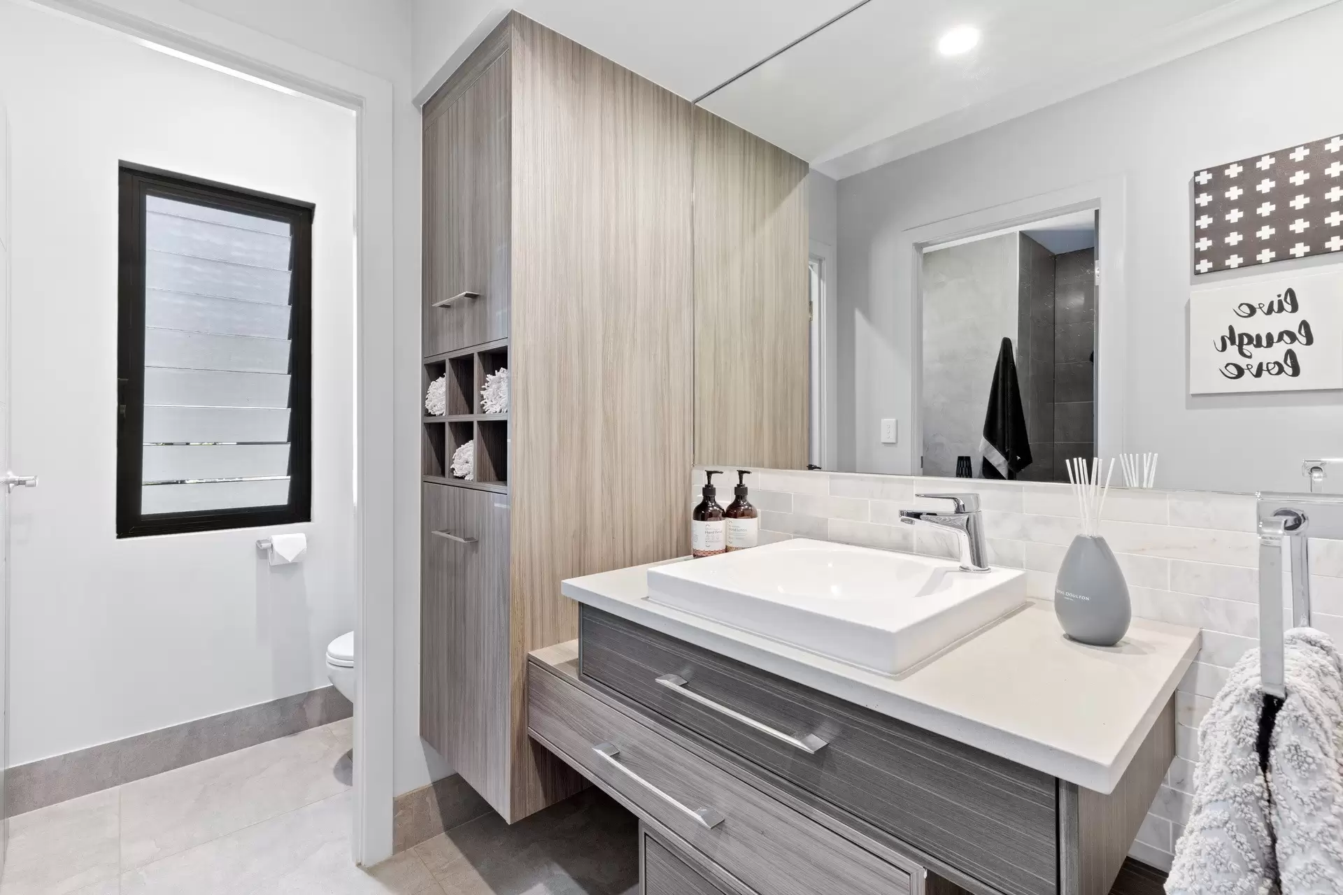 34 Stanley Drive, Cannon Valley Sold by Queensland Sotheby's International Realty - image 1