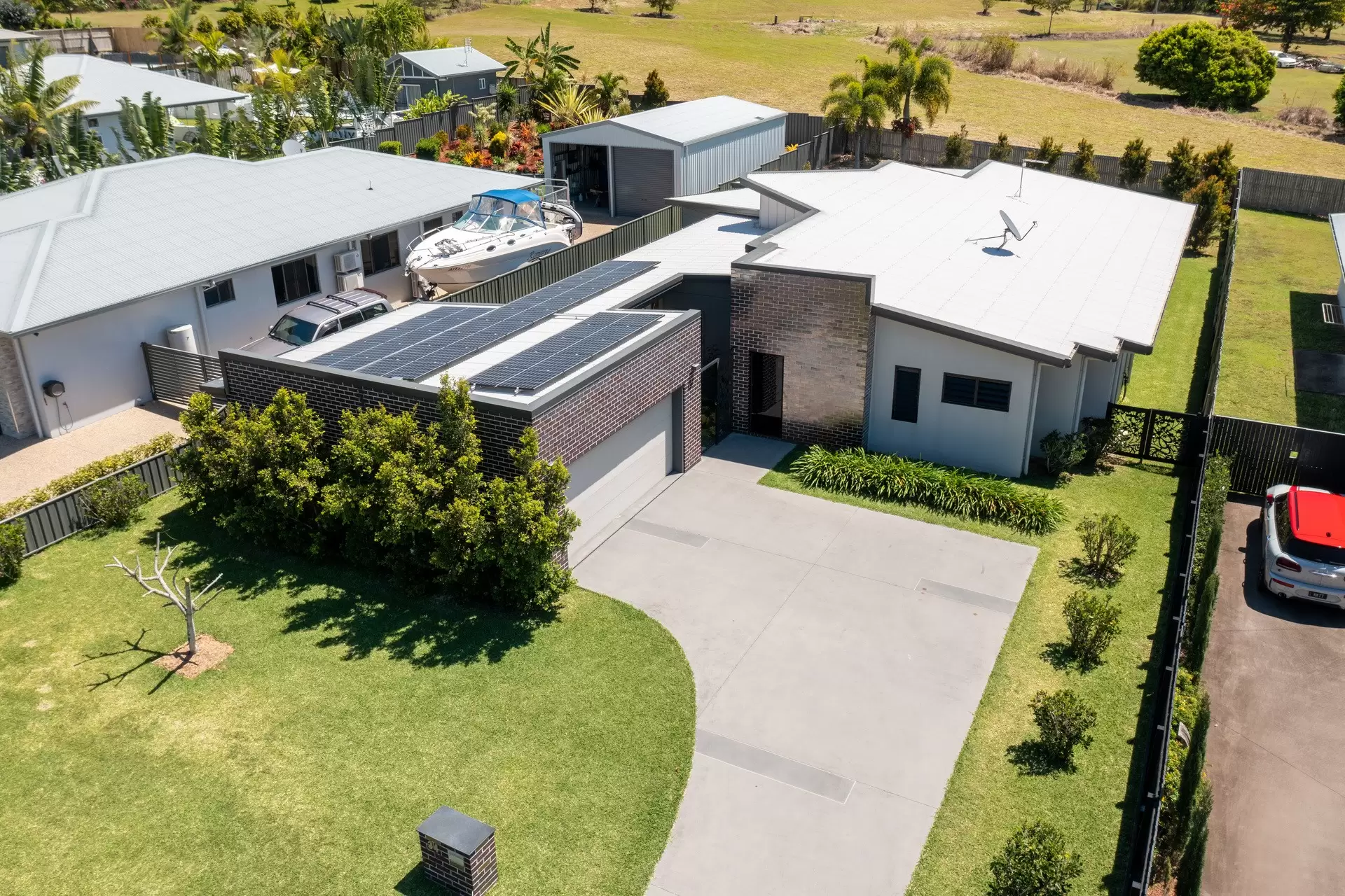 34 Stanley Drive, Cannon Valley Sold by Queensland Sotheby's International Realty - image 1