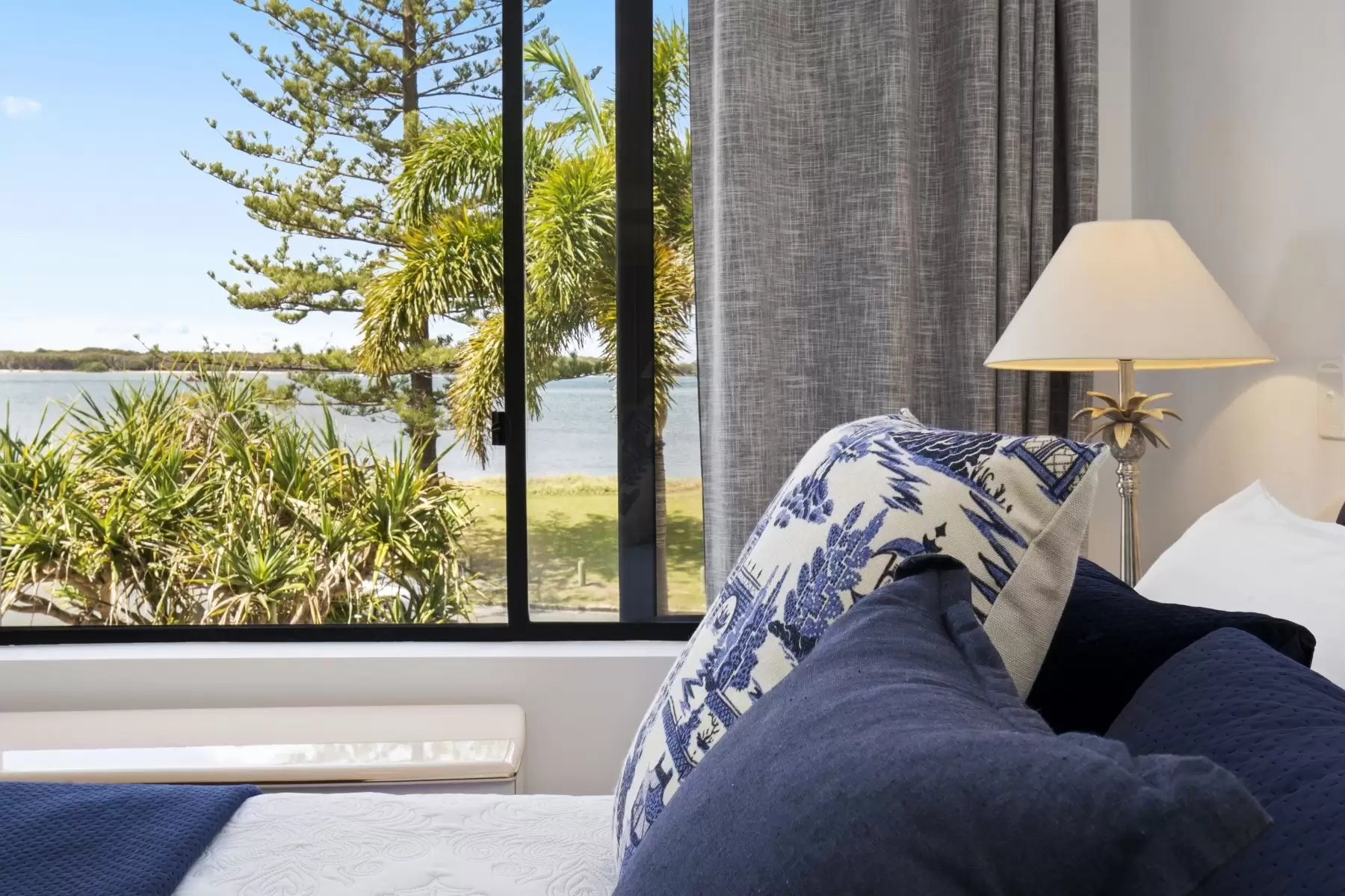 5/36-38 Oatland Esplanade, Runaway Bay Sold by Queensland Sotheby's International Realty - image 1