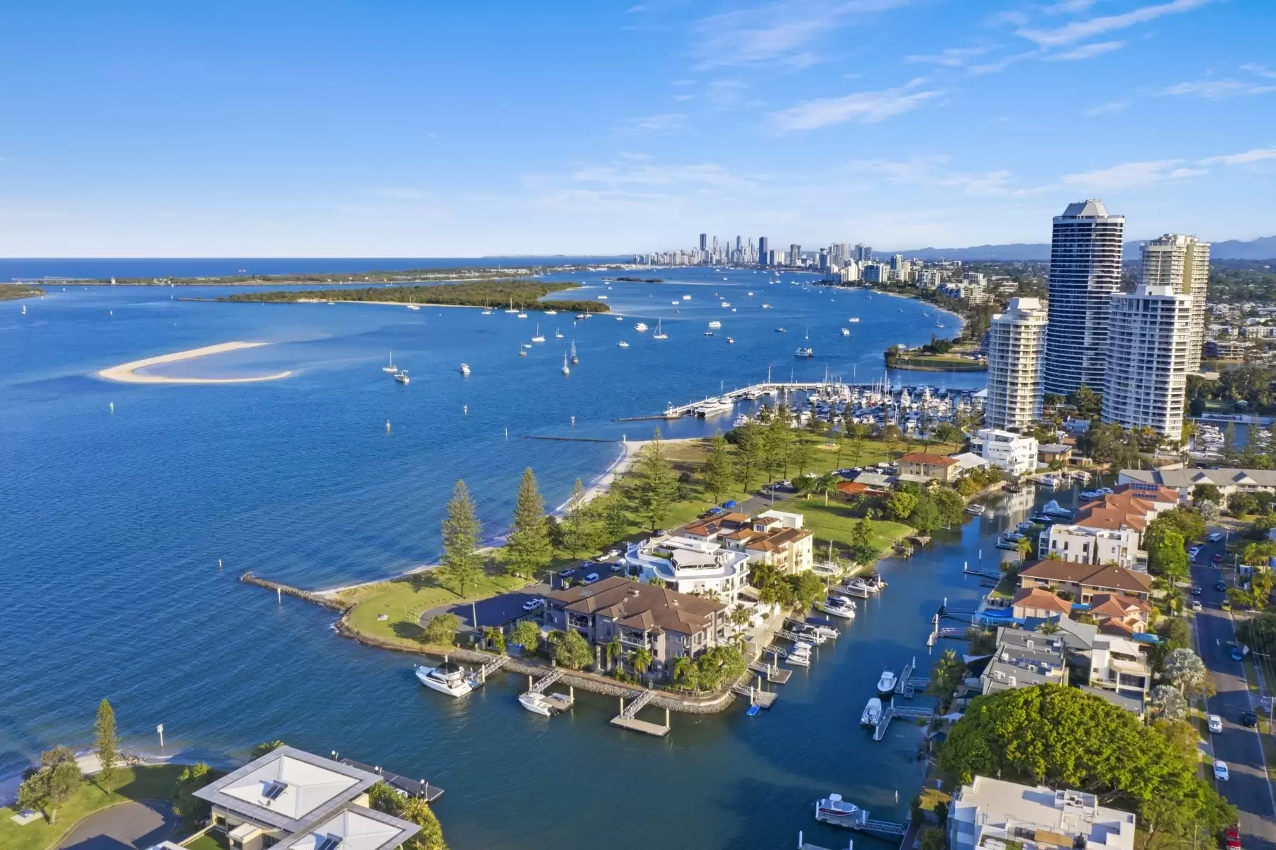 5/36-38 Oatland Esplanade, Runaway Bay Sold by Queensland Sotheby's International Realty - image 1