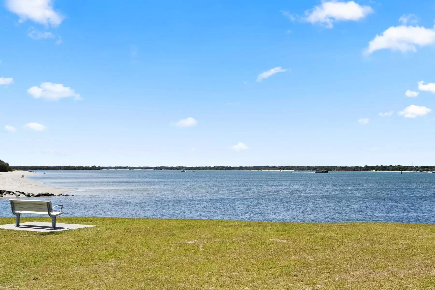 5/36-38 Oatland Esplanade, Runaway Bay Sold by Queensland Sotheby's International Realty - image 1