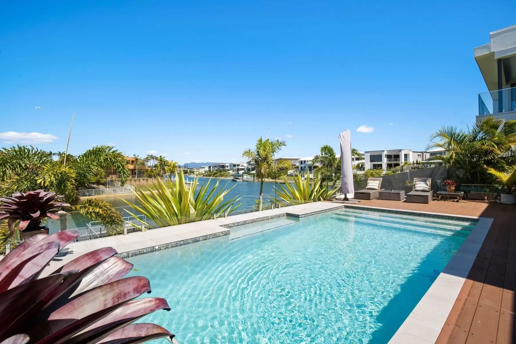 24 Lakeview Boulevard, Mermaid Waters Sold by Queensland Sotheby's International Realty - image 1
