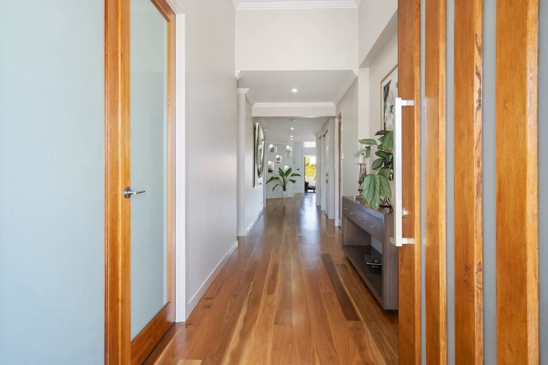 24 Lakeview Boulevard, Mermaid Waters Sold by Queensland Sotheby's International Realty - image 1