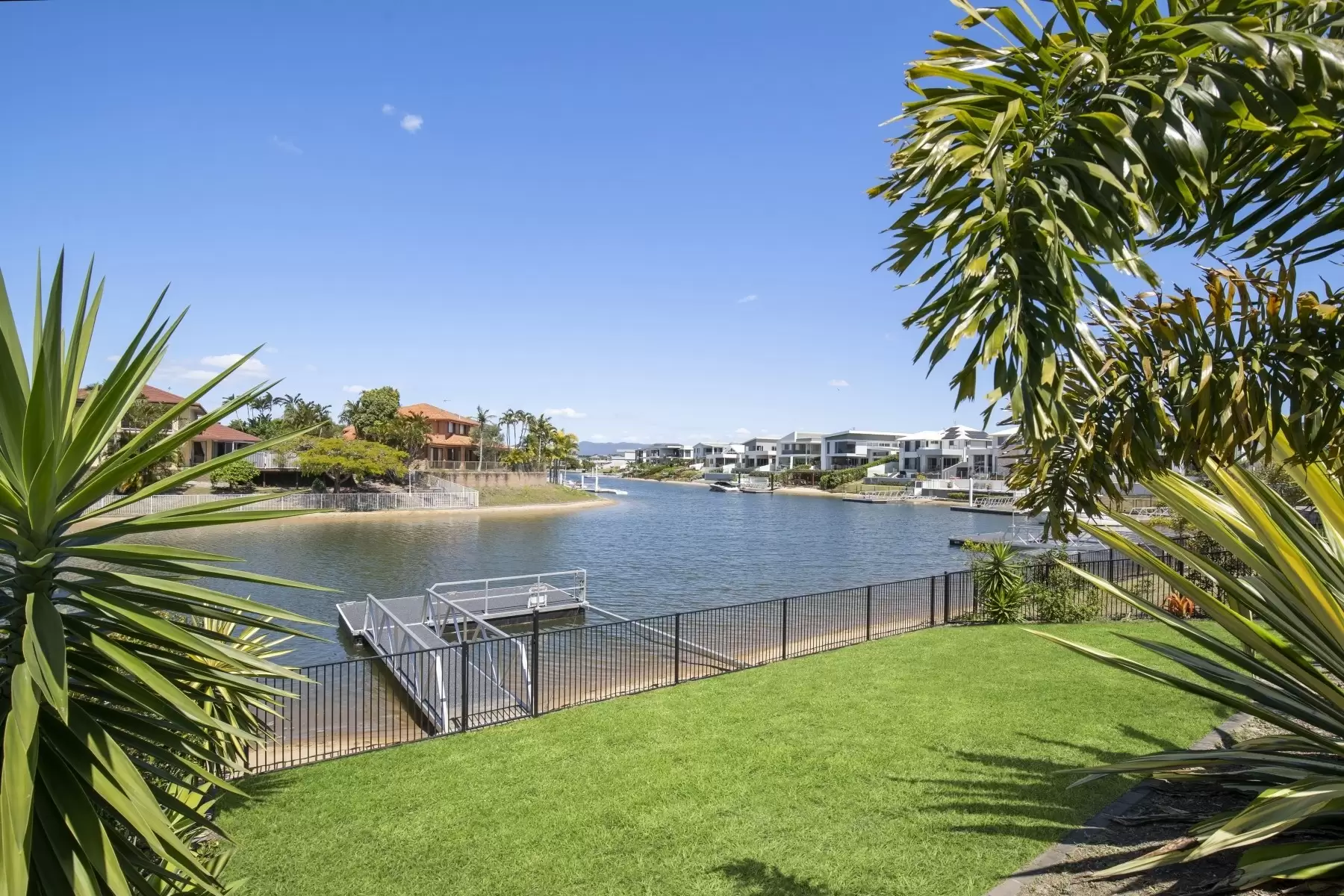 24 Lakeview Boulevard, Mermaid Waters Sold by Queensland Sotheby's International Realty - image 1
