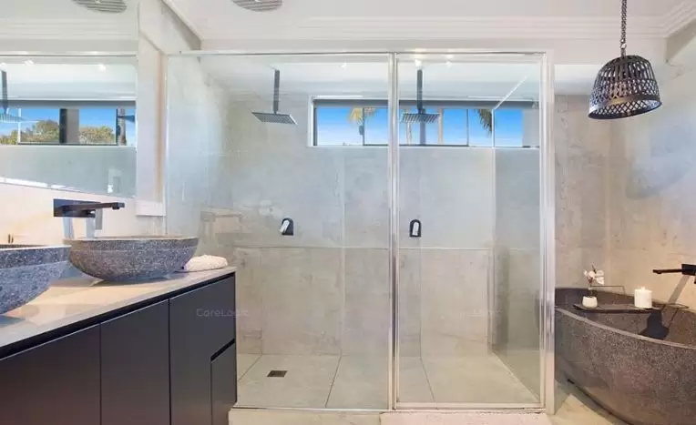 33 Witt Avenue, Carrara Sold by Queensland Sotheby's International Realty - image 1