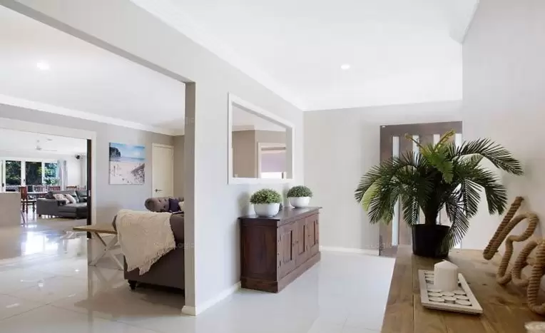 33 Witt Avenue, Carrara Sold by Queensland Sotheby's International Realty - image 1