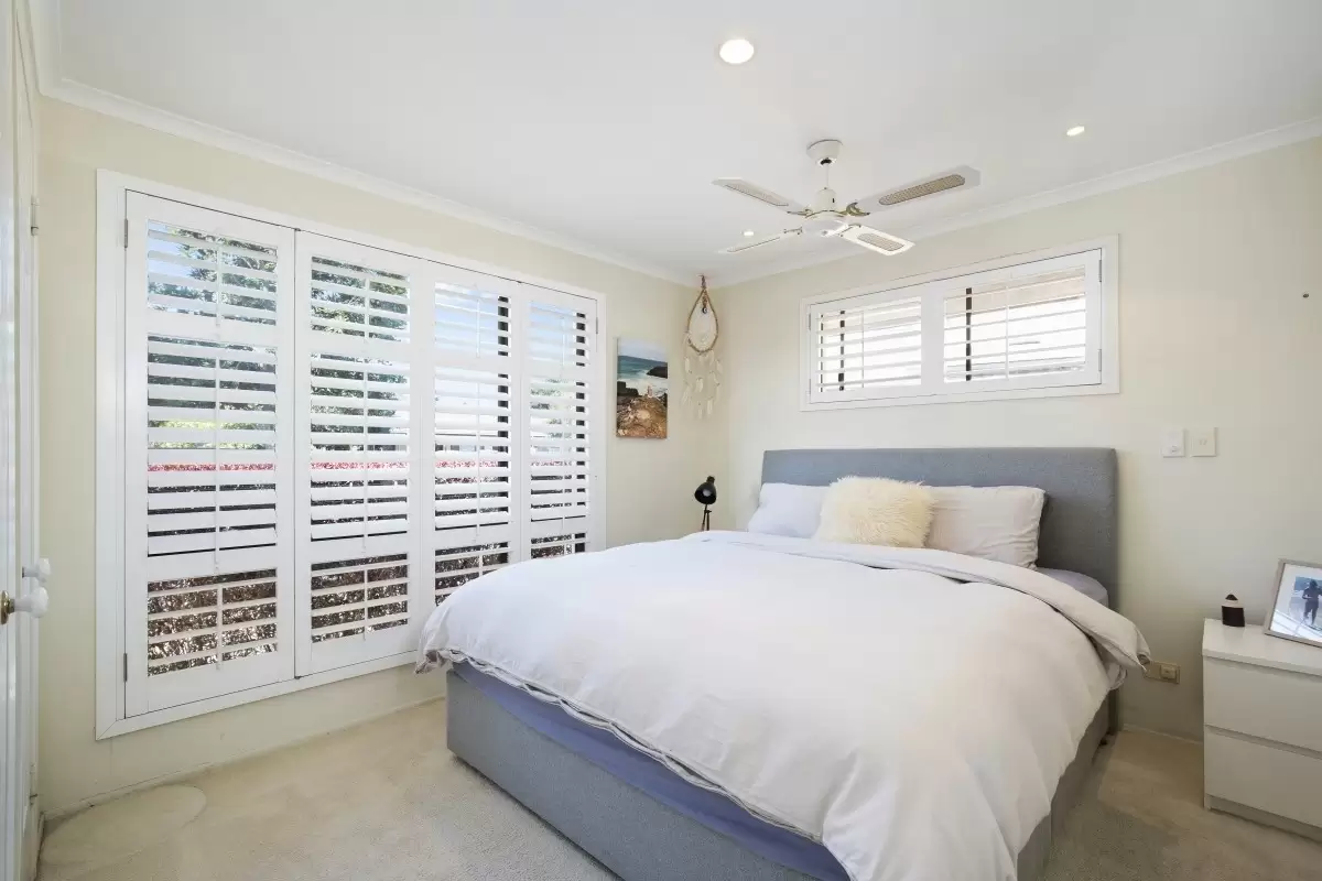 10/14-16 Terrigal Crescent, Southport Sold by  - image 1