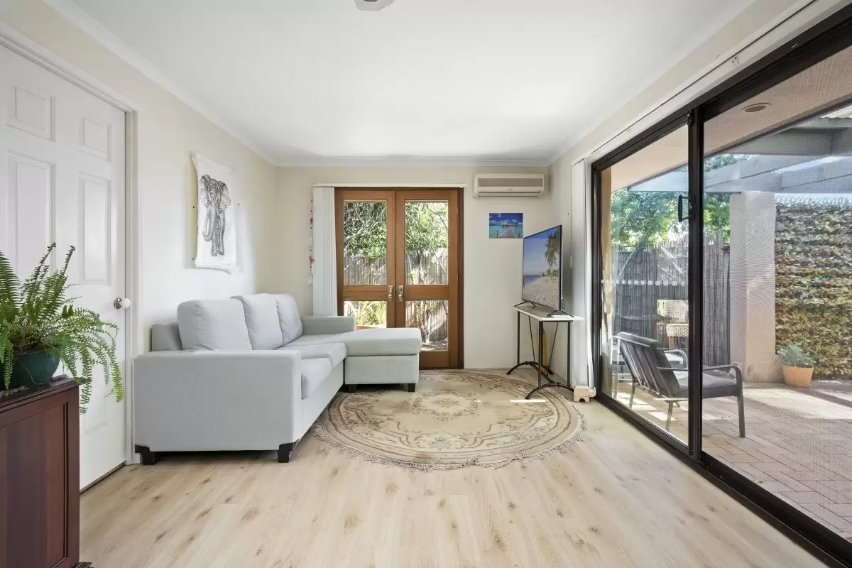 10/14-16 Terrigal Crescent, Southport Sold by  - image 1
