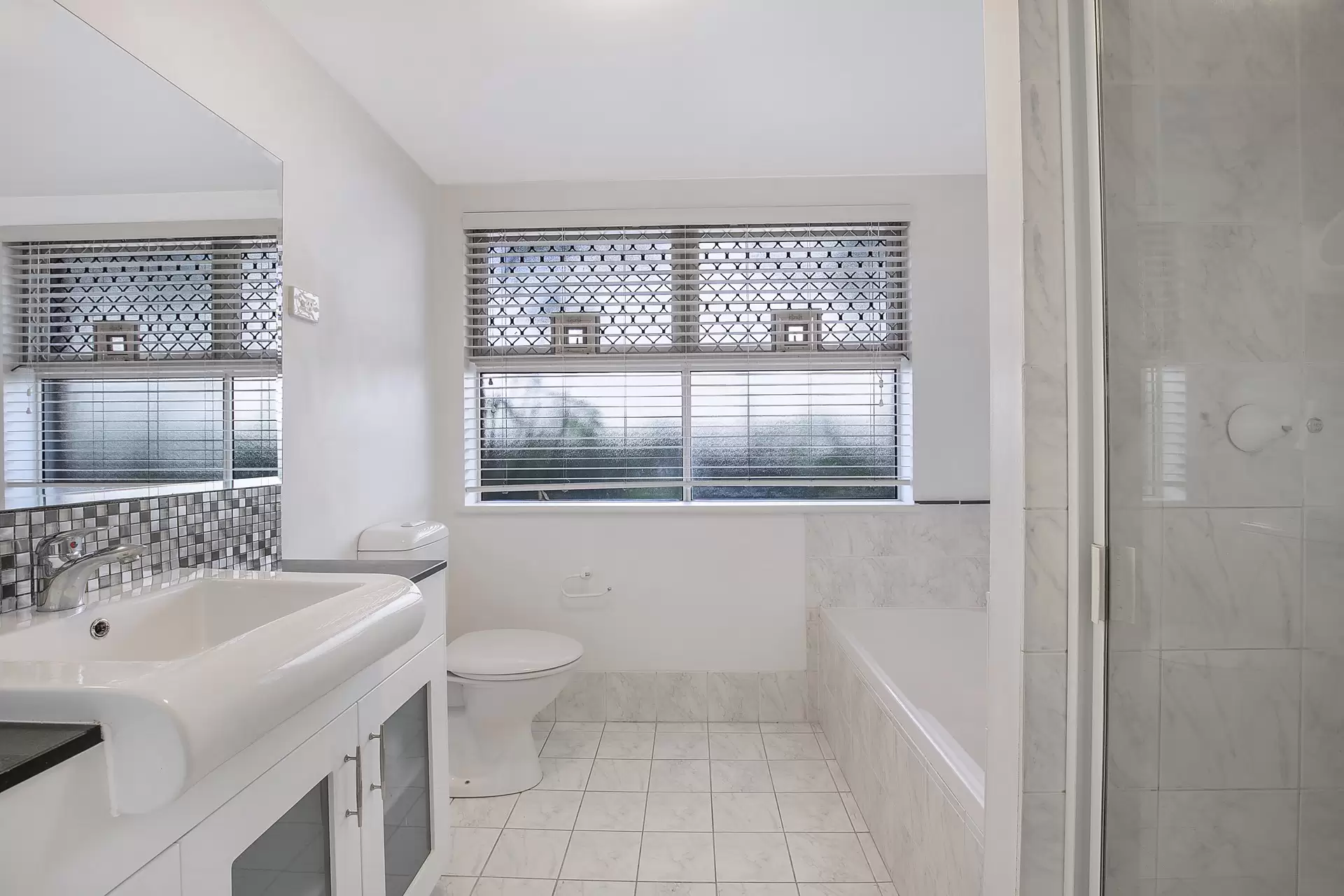 1/90 Racecourse Road, Ascot Sold by  - image 1