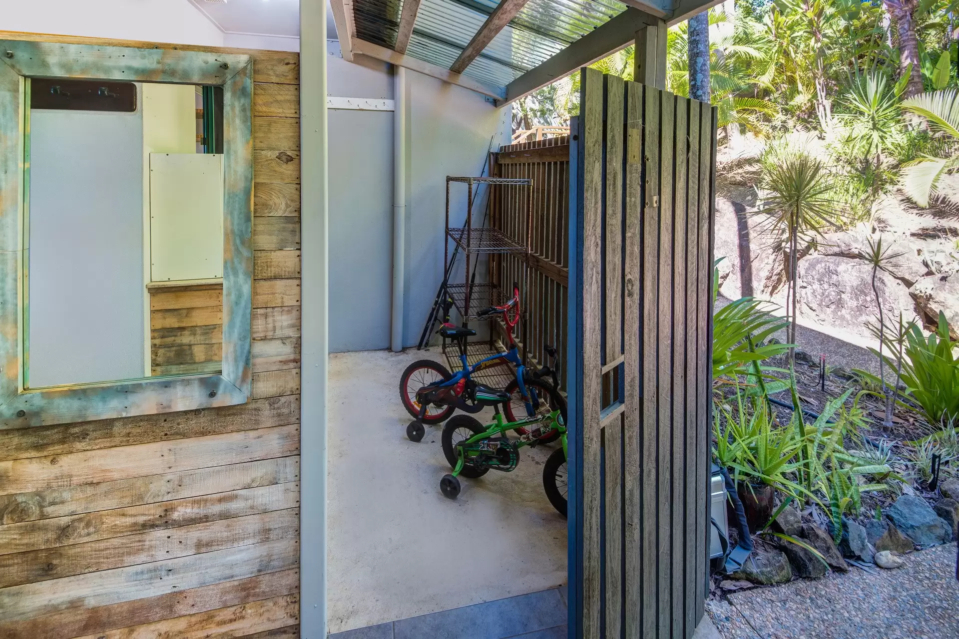 4 Banksia Court, Hamilton Island Sold by Queensland Sotheby's International Realty - image 1
