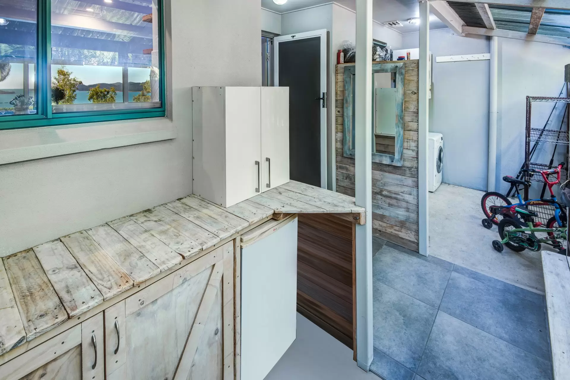 4 Banksia Court, Hamilton Island Sold by Queensland Sotheby's International Realty - image 1