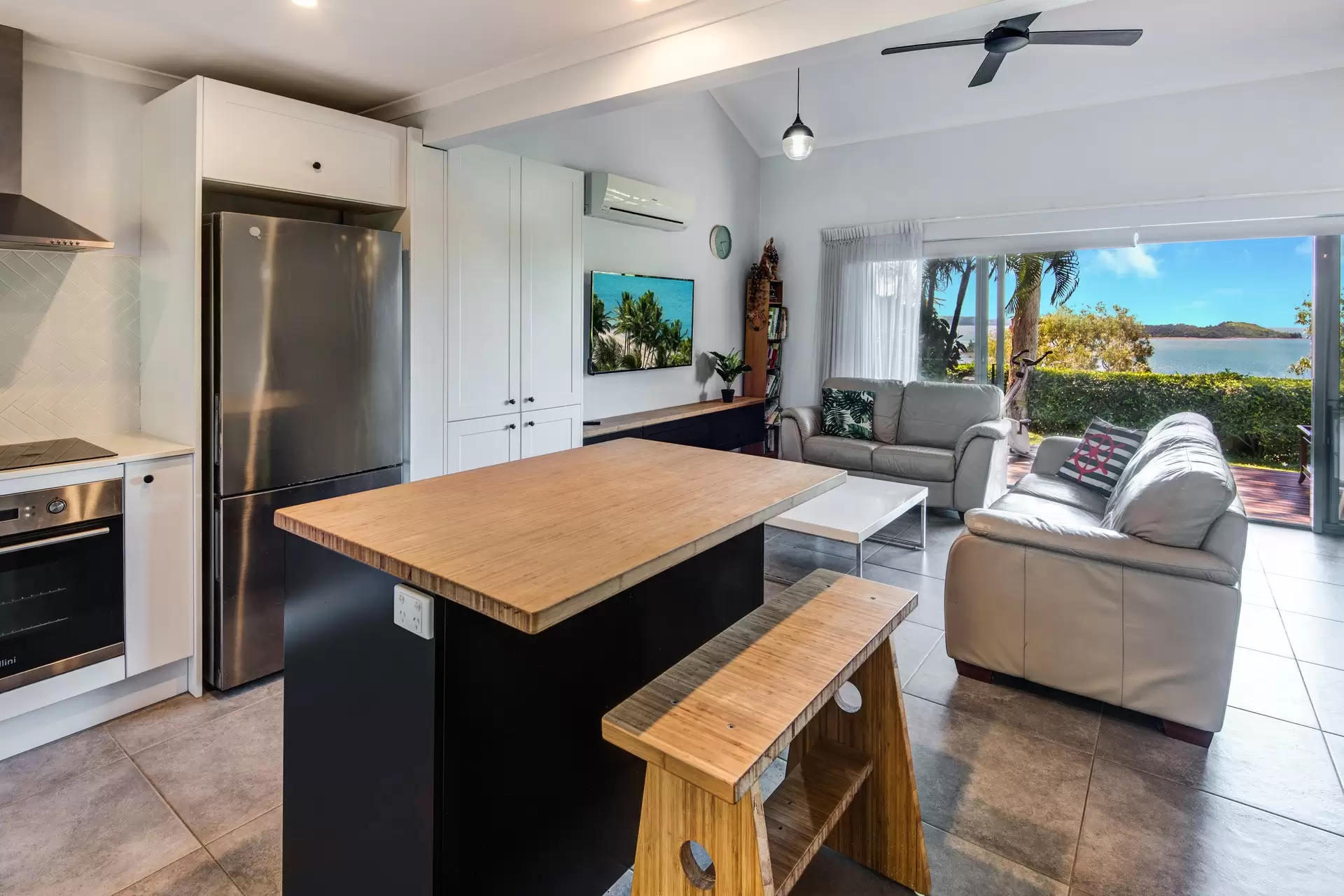 4 Banksia Court, Hamilton Island Sold by Queensland Sotheby's International Realty - image 1