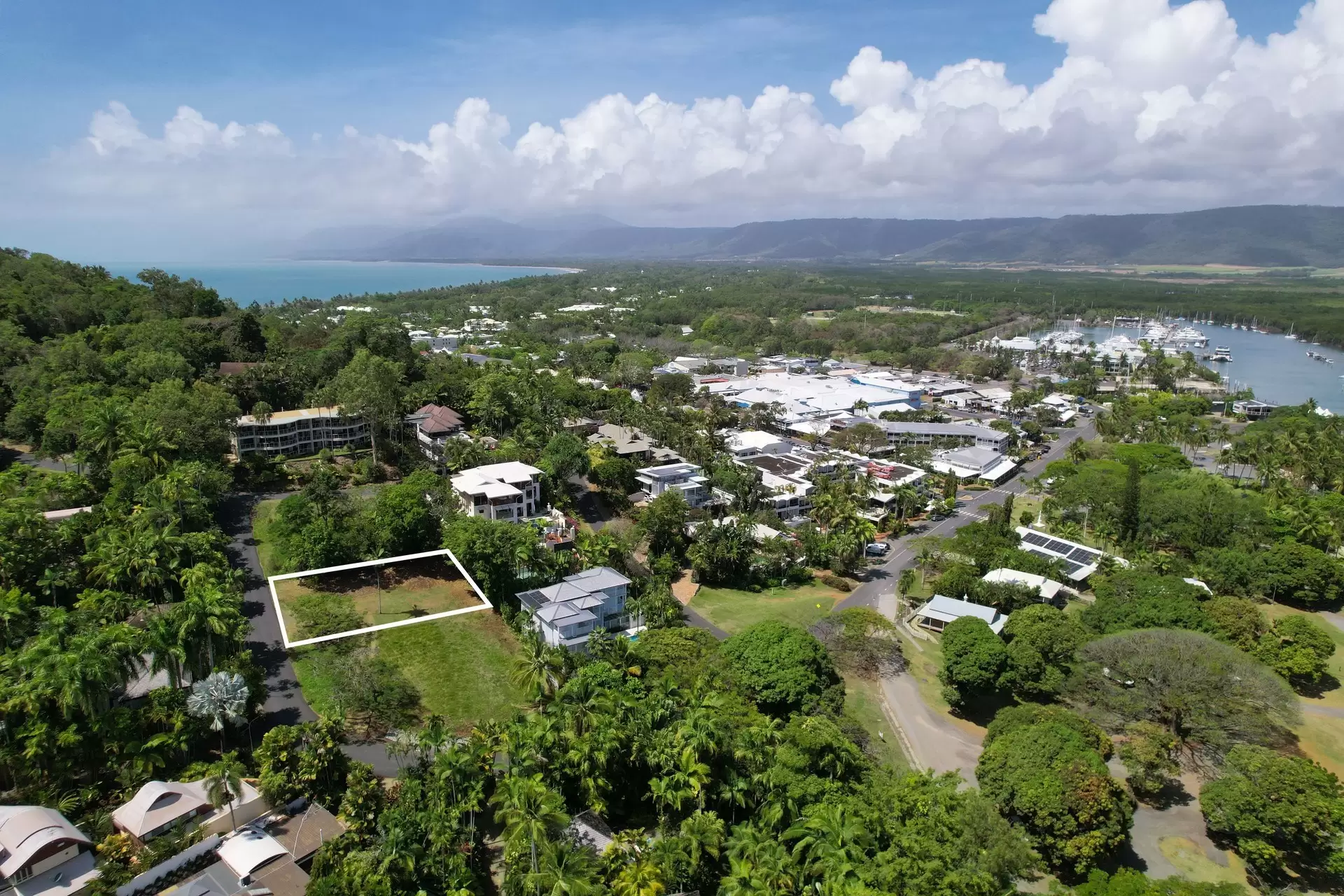4 Wharf Street, Port Douglas Sold by Queensland Sotheby's International Realty - image 1