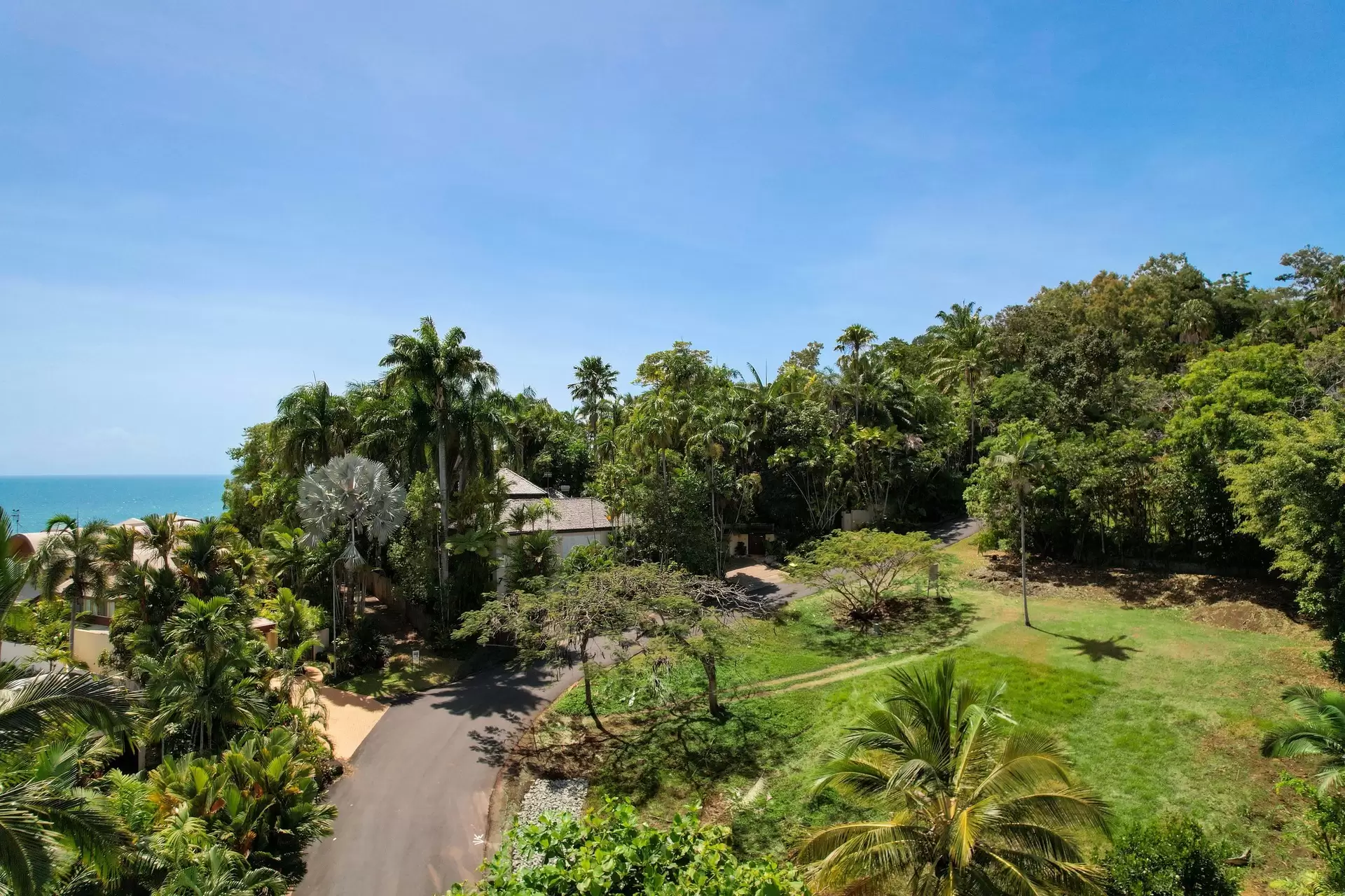 4 Wharf Street, Port Douglas Sold by Queensland Sotheby's International Realty - image 1