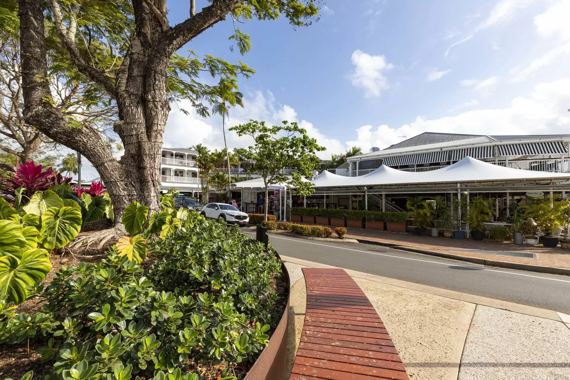 4 Wharf Street, Port Douglas Sold by Queensland Sotheby's International Realty - image 1