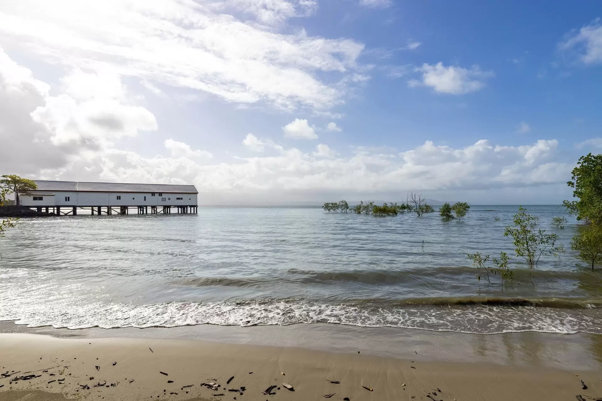 4 Wharf Street, Port Douglas Sold by Queensland Sotheby's International Realty - image 1