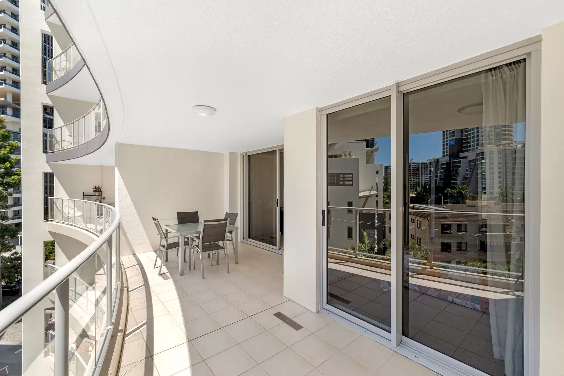 262/23-27 Cypress Avenue, Surfers Paradise Sold by Queensland Sotheby's International Realty - image 1