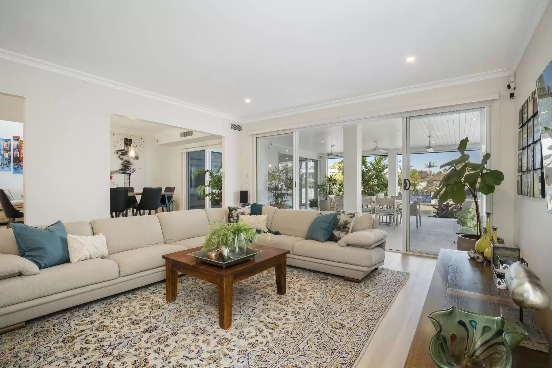 30 Boomerang Crescent, Sorrento Sold by Queensland Sotheby's International Realty - image 1