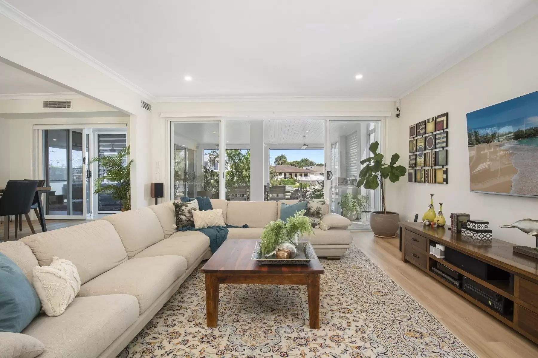 30 Boomerang Crescent, Sorrento Sold by Queensland Sotheby's International Realty - image 1
