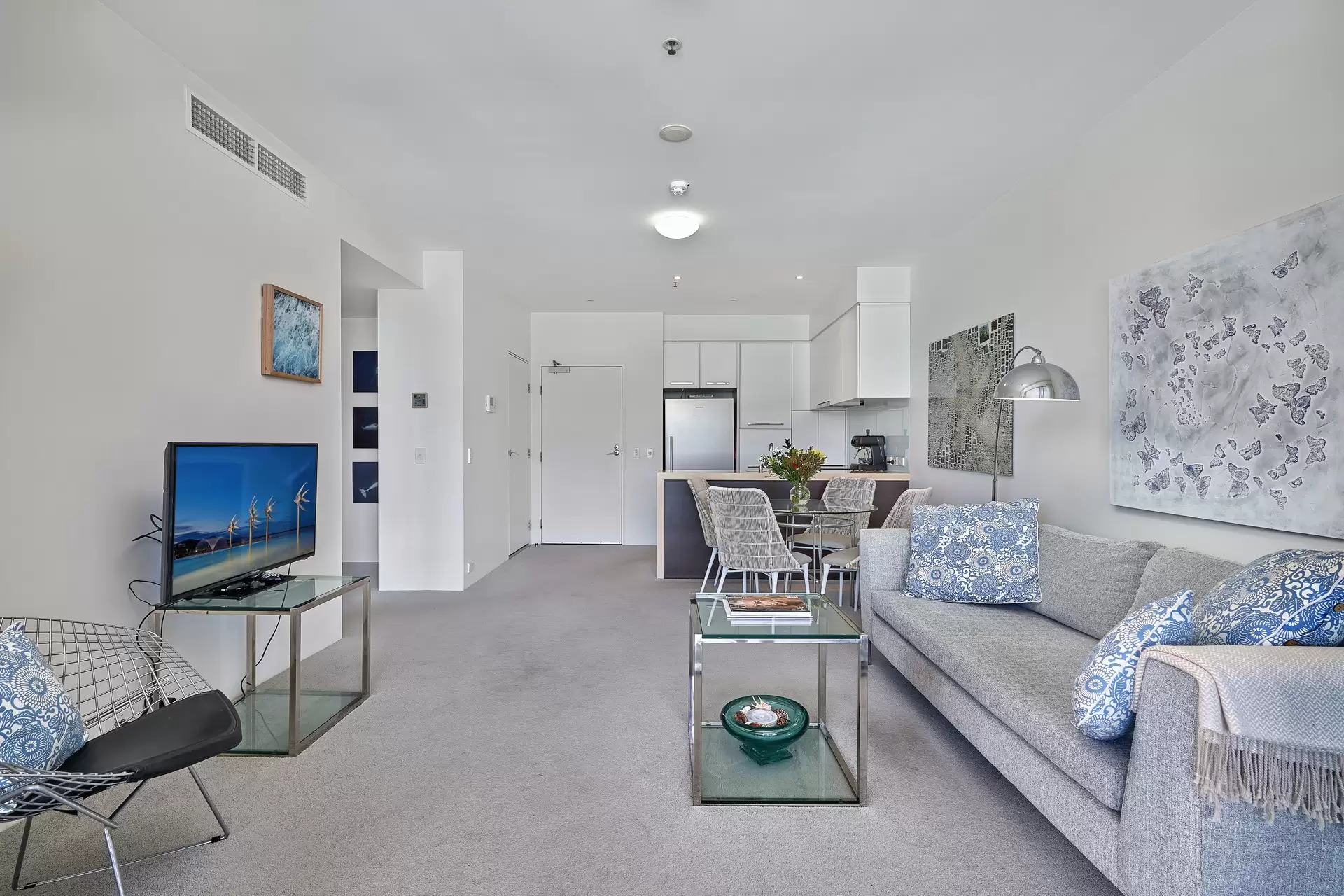 27/1 Marlin Parade, Cairns City Sold by Queensland Sotheby's International Realty - image 1