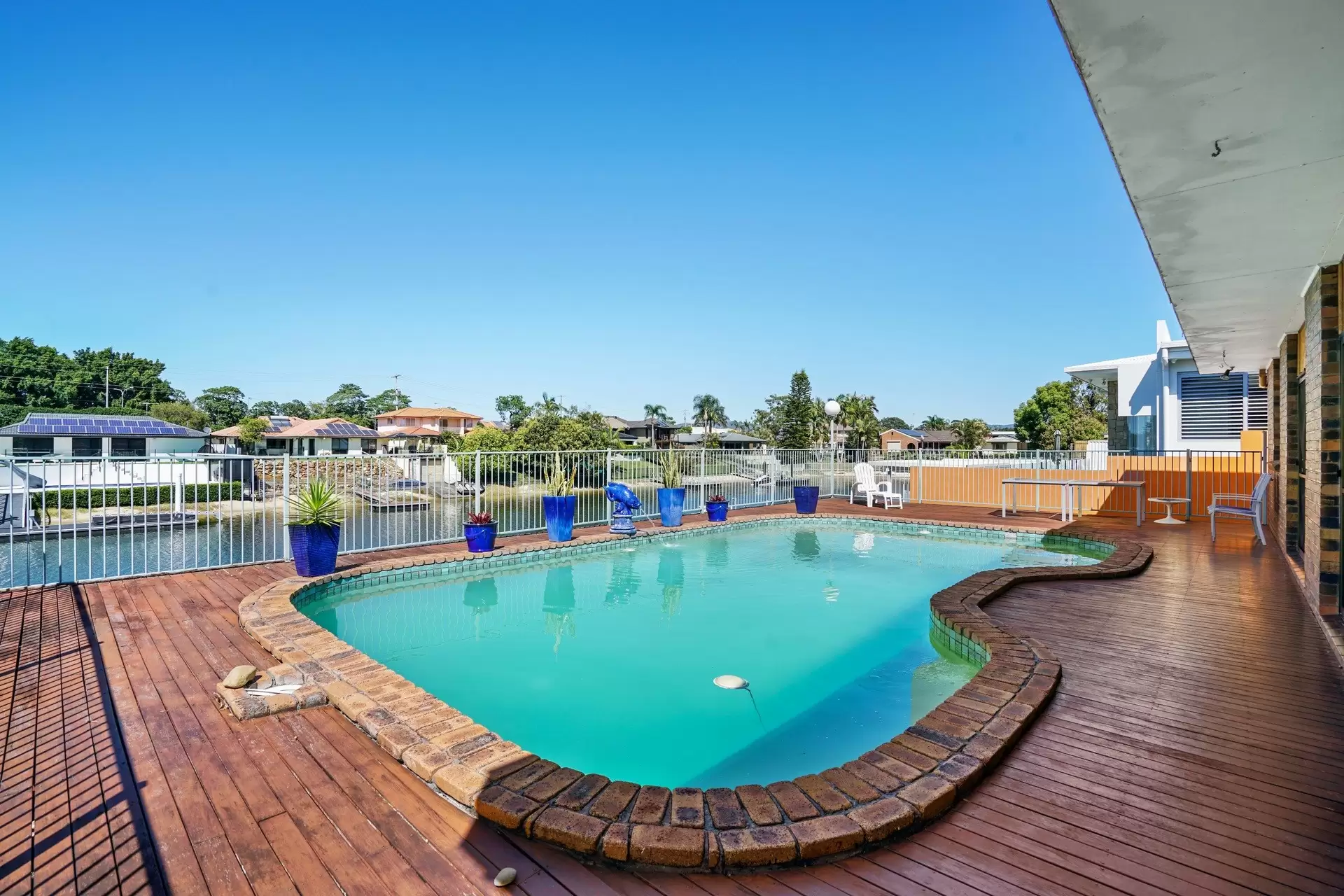13 River Crescent, Broadbeach Waters Sold by Queensland Sotheby's International Realty - image 1