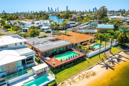 13 River Crescent, Broadbeach Waters Sold by 