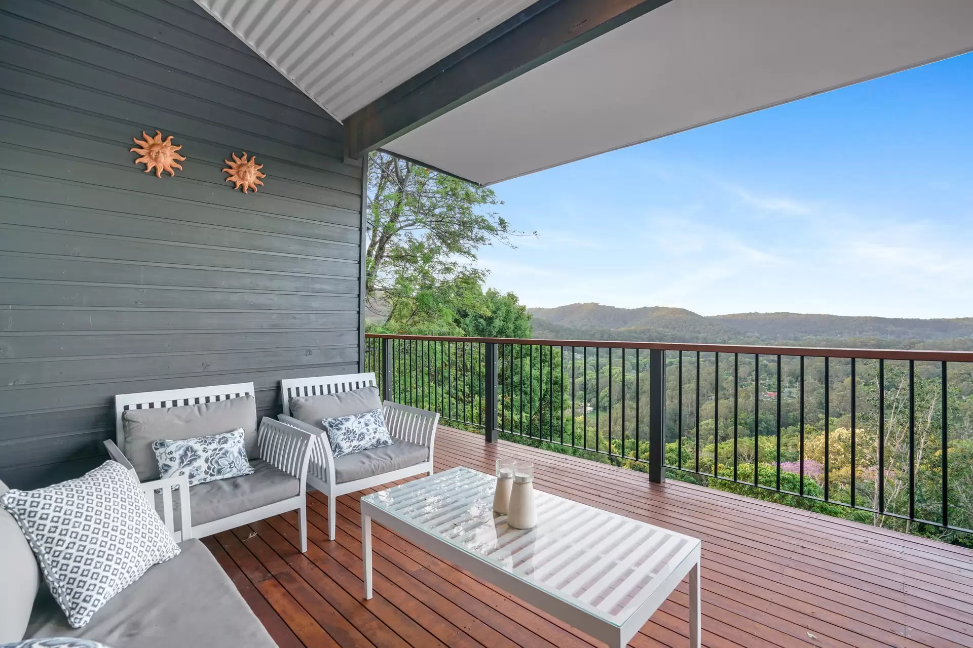 1 Carapook Crescent, Tallebudgera Sold by Queensland Sotheby's International Realty - image 1
