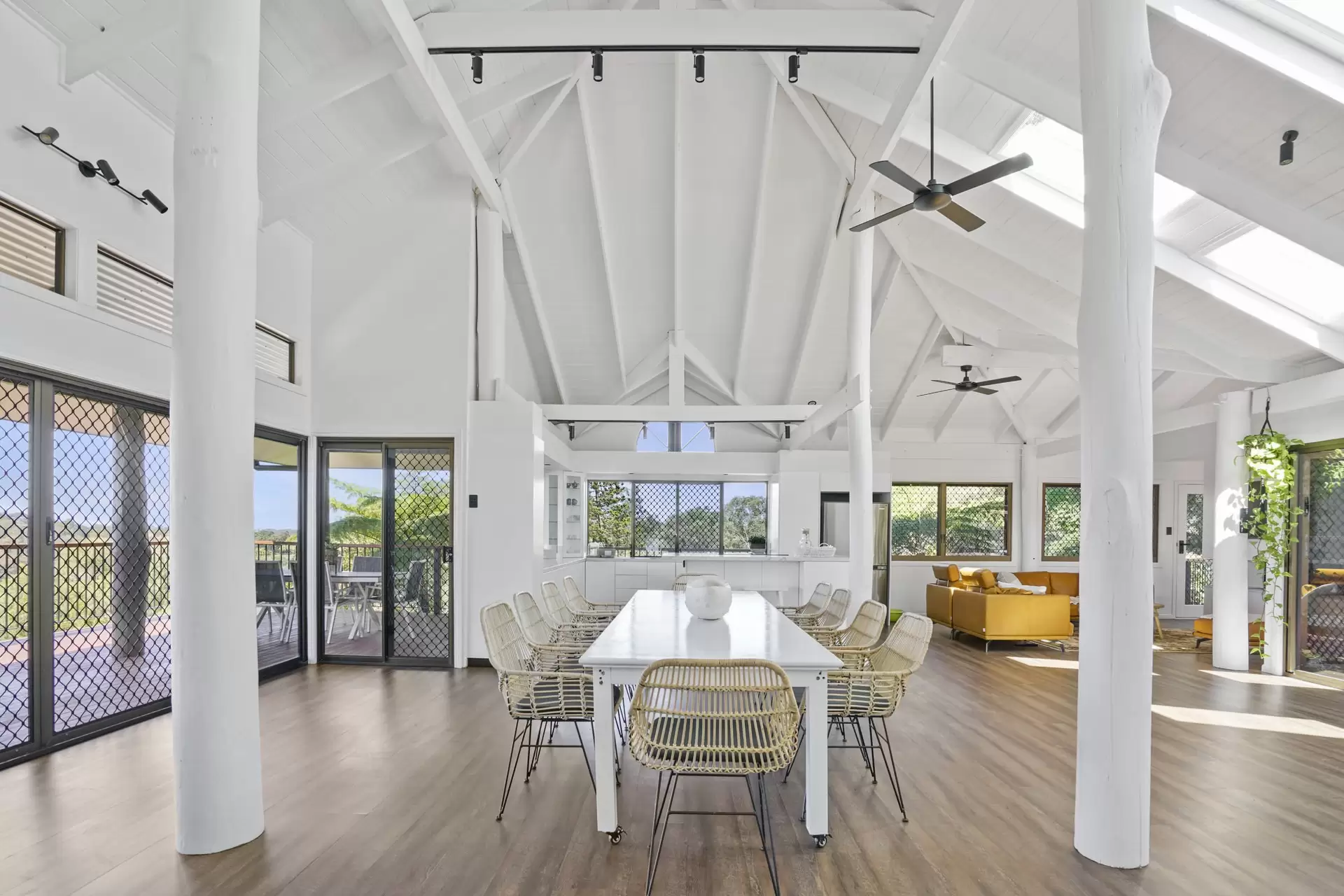 1 Carapook Crescent, Tallebudgera Sold by Queensland Sotheby's International Realty - image 1