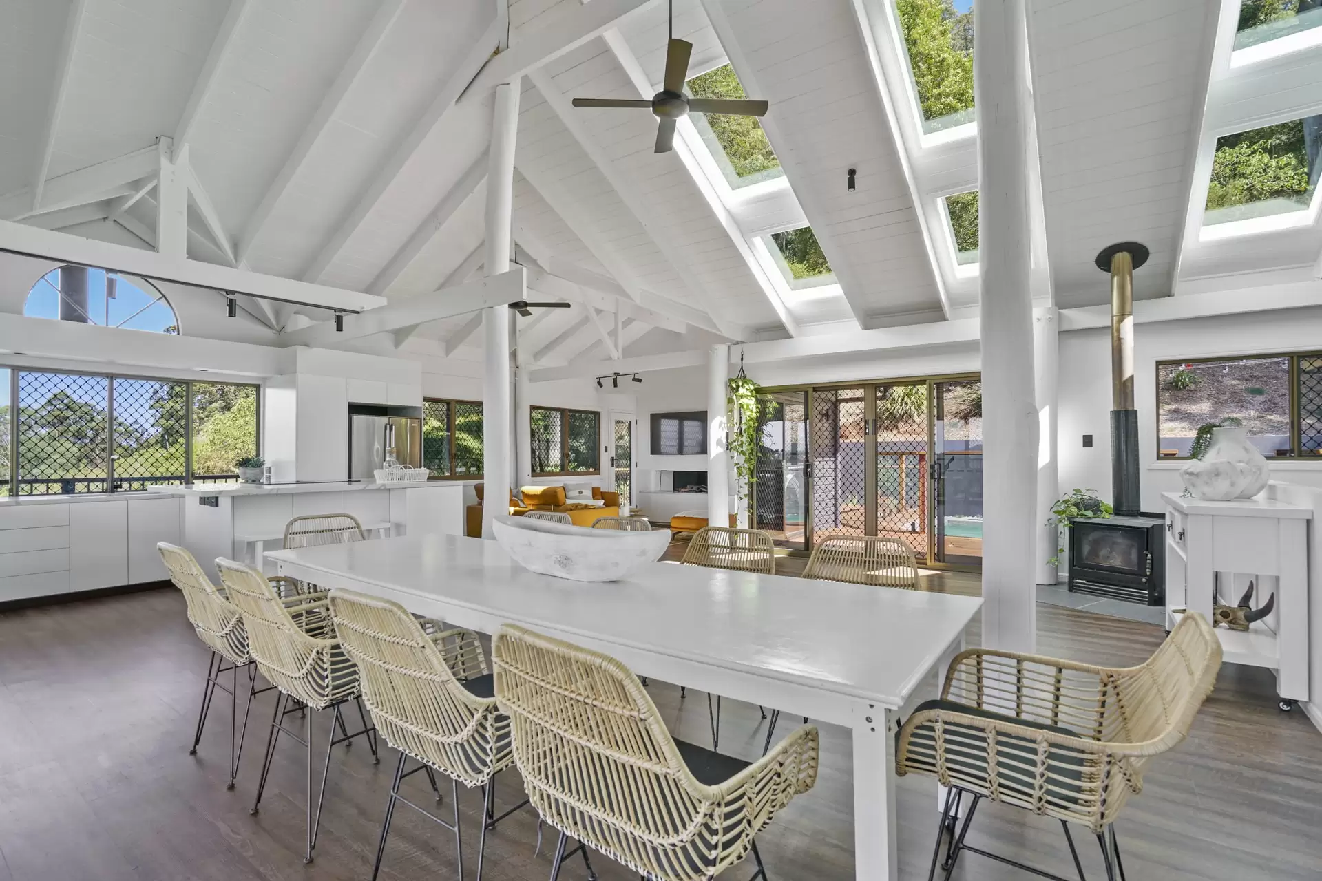 1 Carapook Crescent, Tallebudgera Sold by Queensland Sotheby's International Realty - image 1