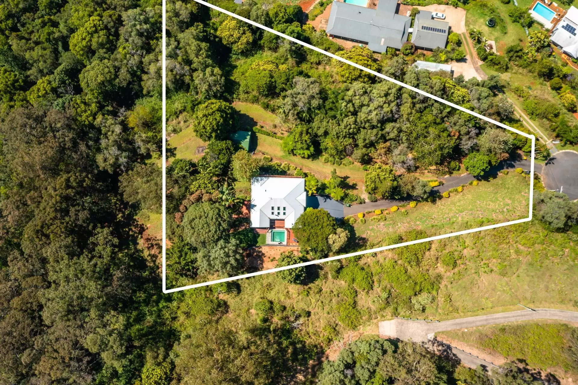 1 Carapook Crescent, Tallebudgera Sold by Queensland Sotheby's International Realty - image 1