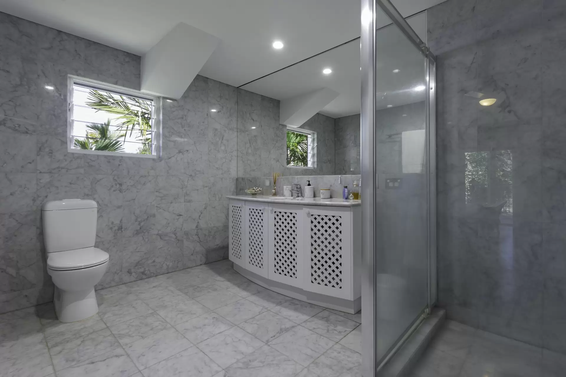 2/62 Garrick Street, Port Douglas Sold by Queensland Sotheby's International Realty - image 1